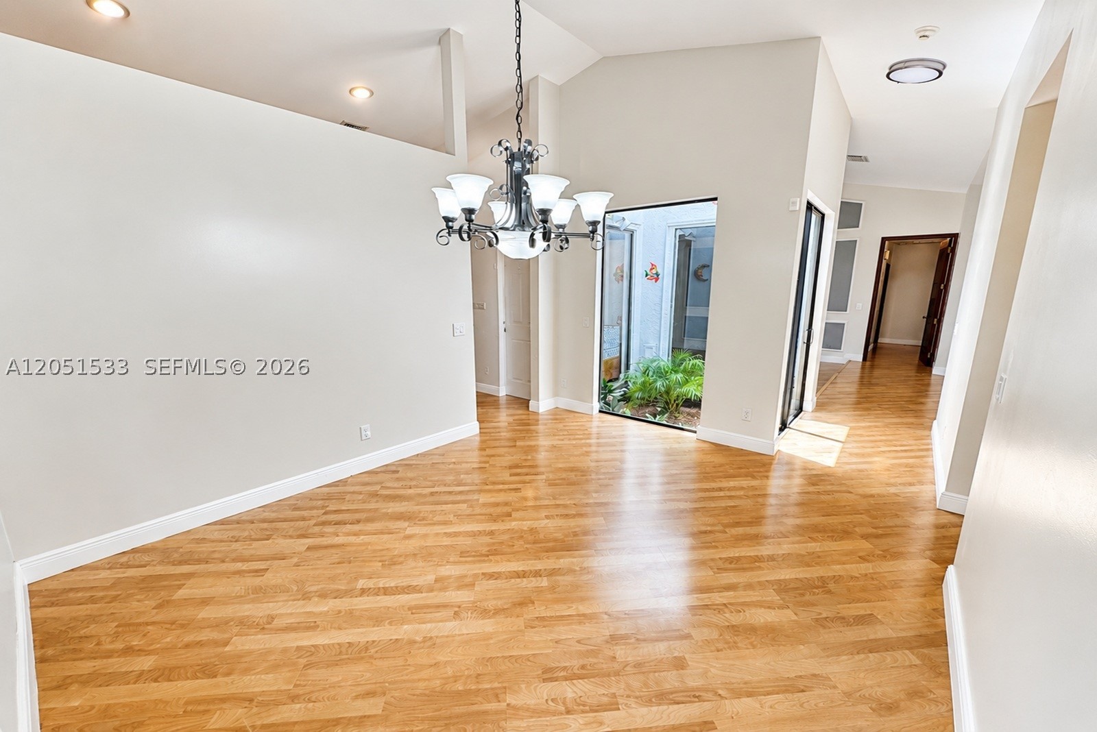 EMBASSY LAKES - Residential