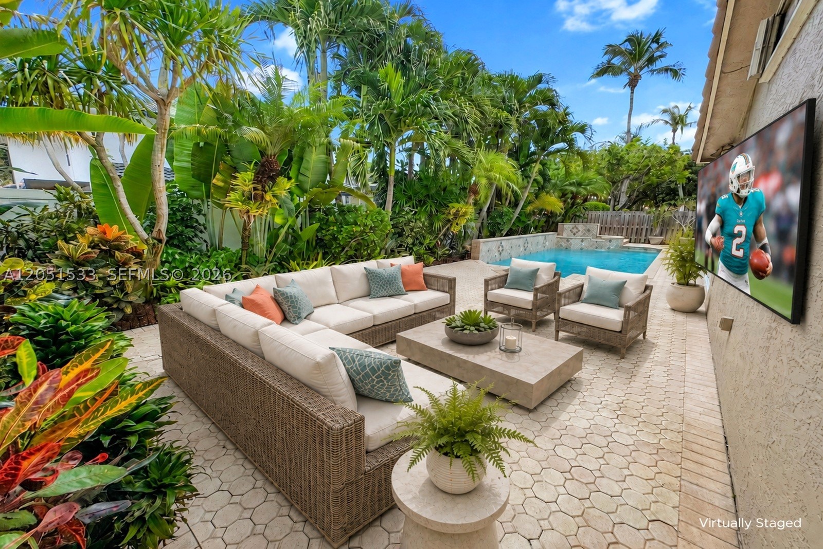EMBASSY LAKES - Residential