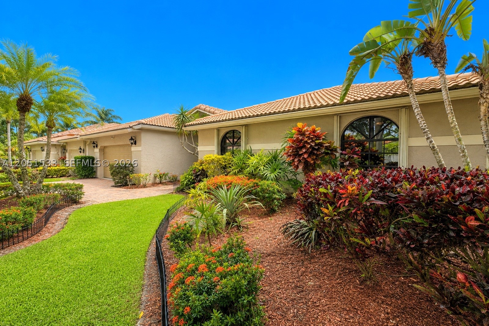EMBASSY LAKES - Residential