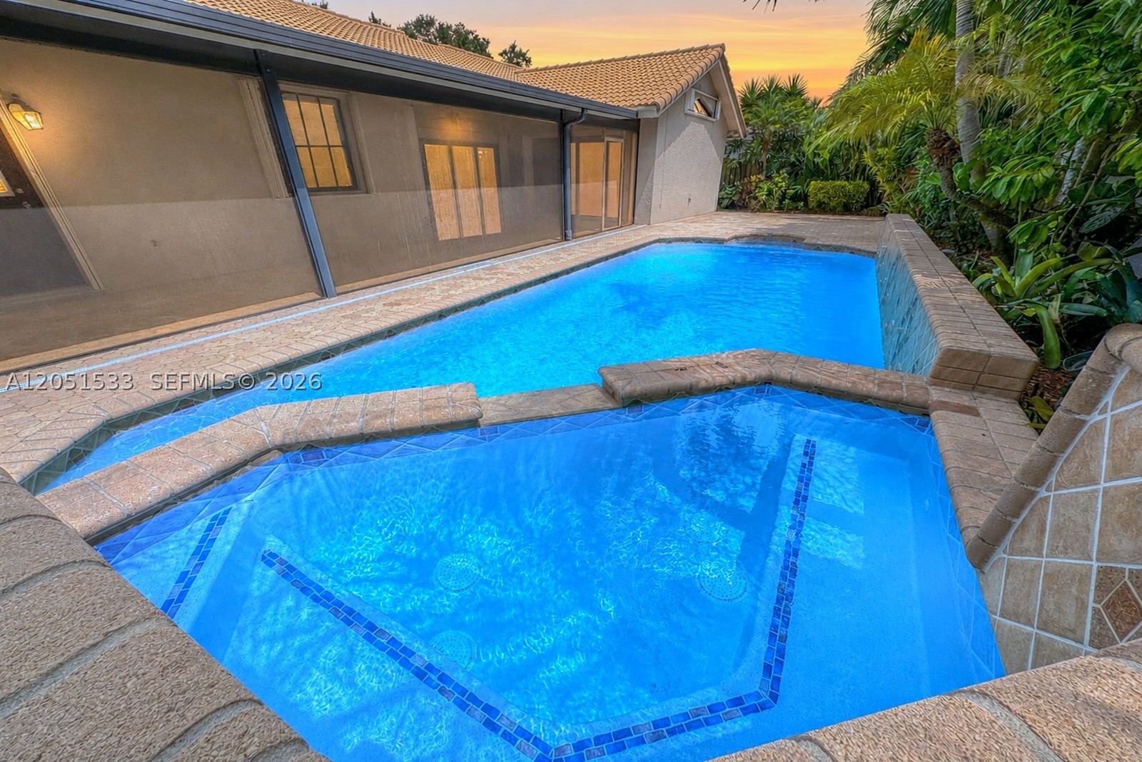 EMBASSY LAKES - Residential
