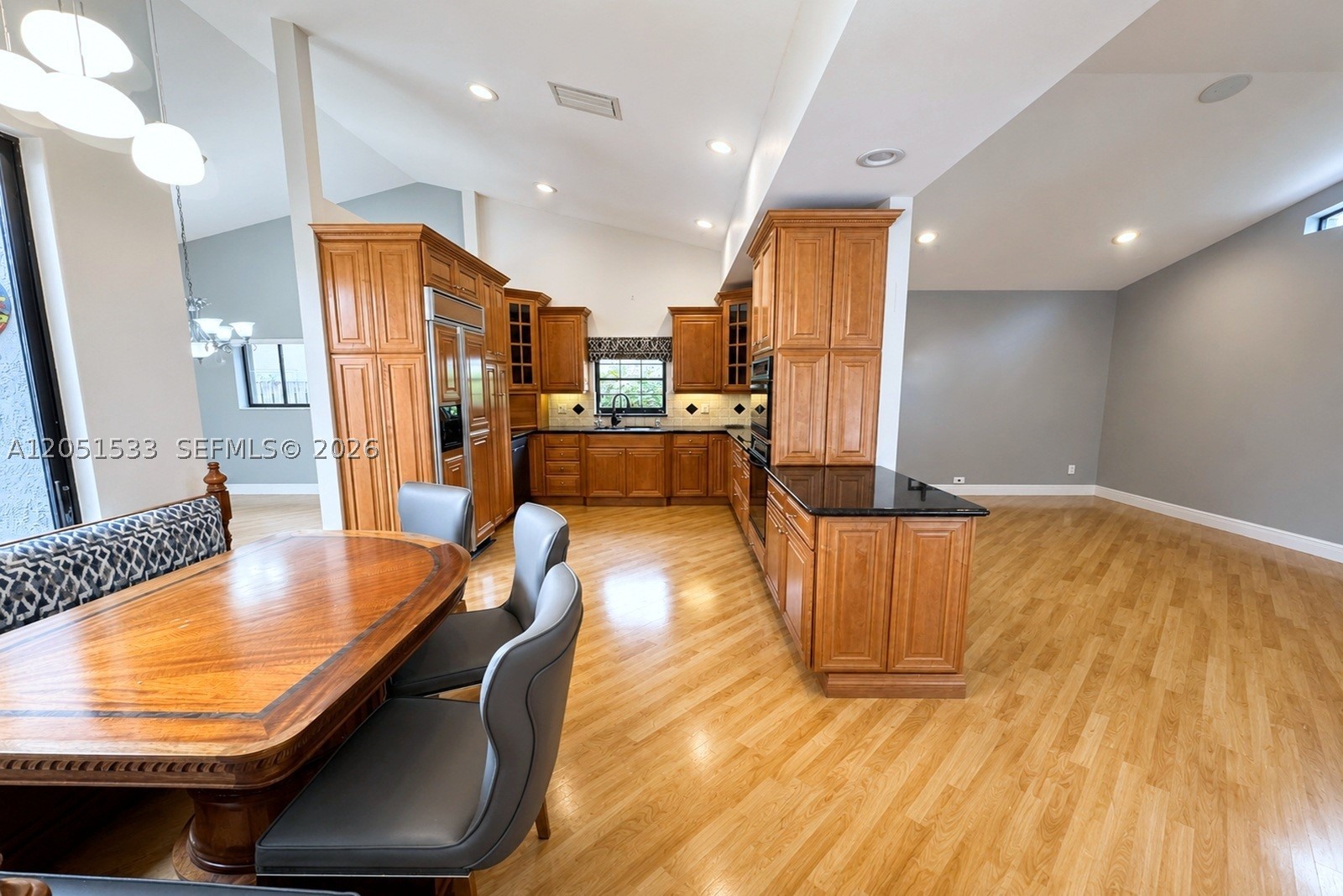 EMBASSY LAKES - Residential