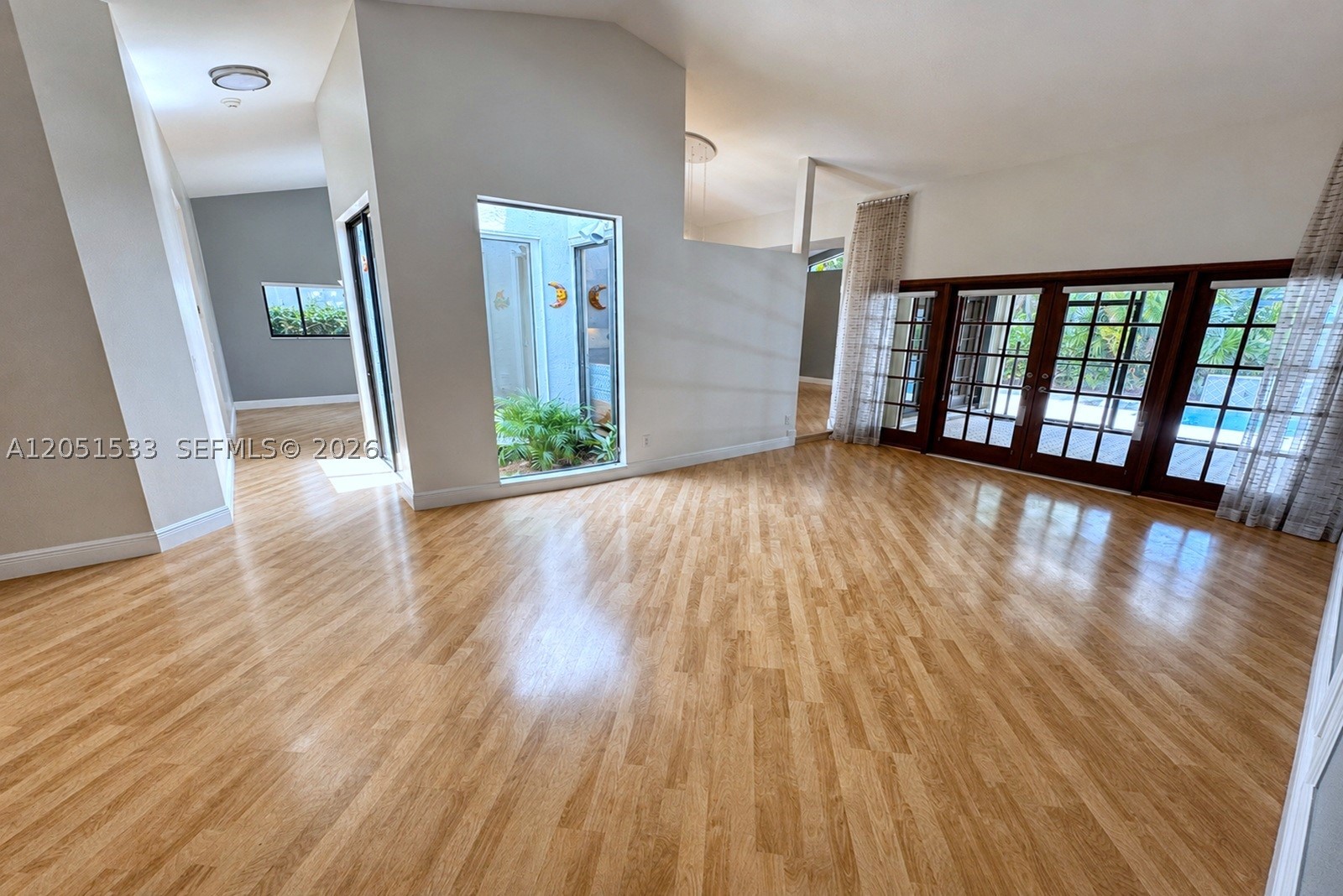 EMBASSY LAKES - Residential