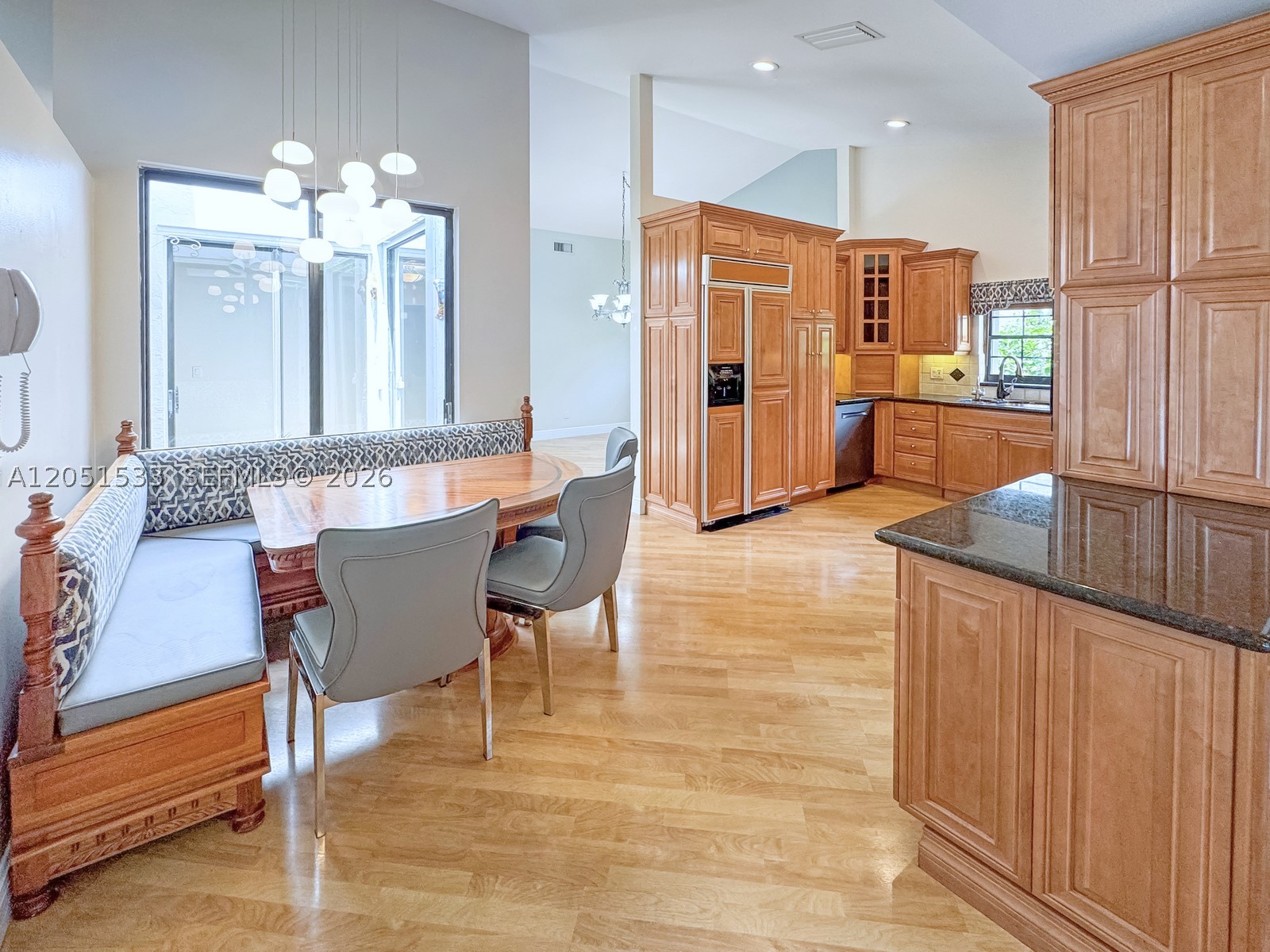 EMBASSY LAKES - Residential