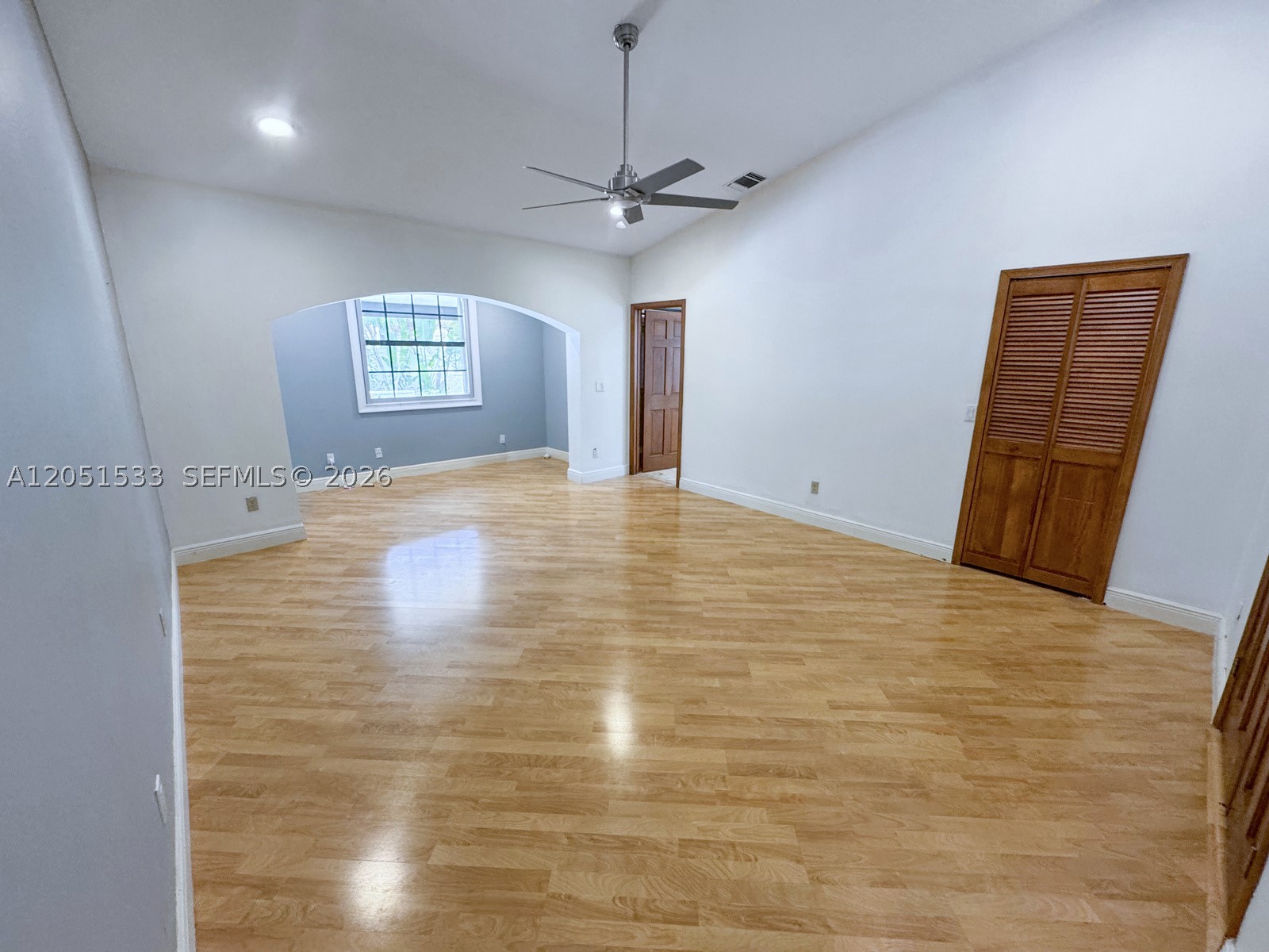 EMBASSY LAKES - Residential