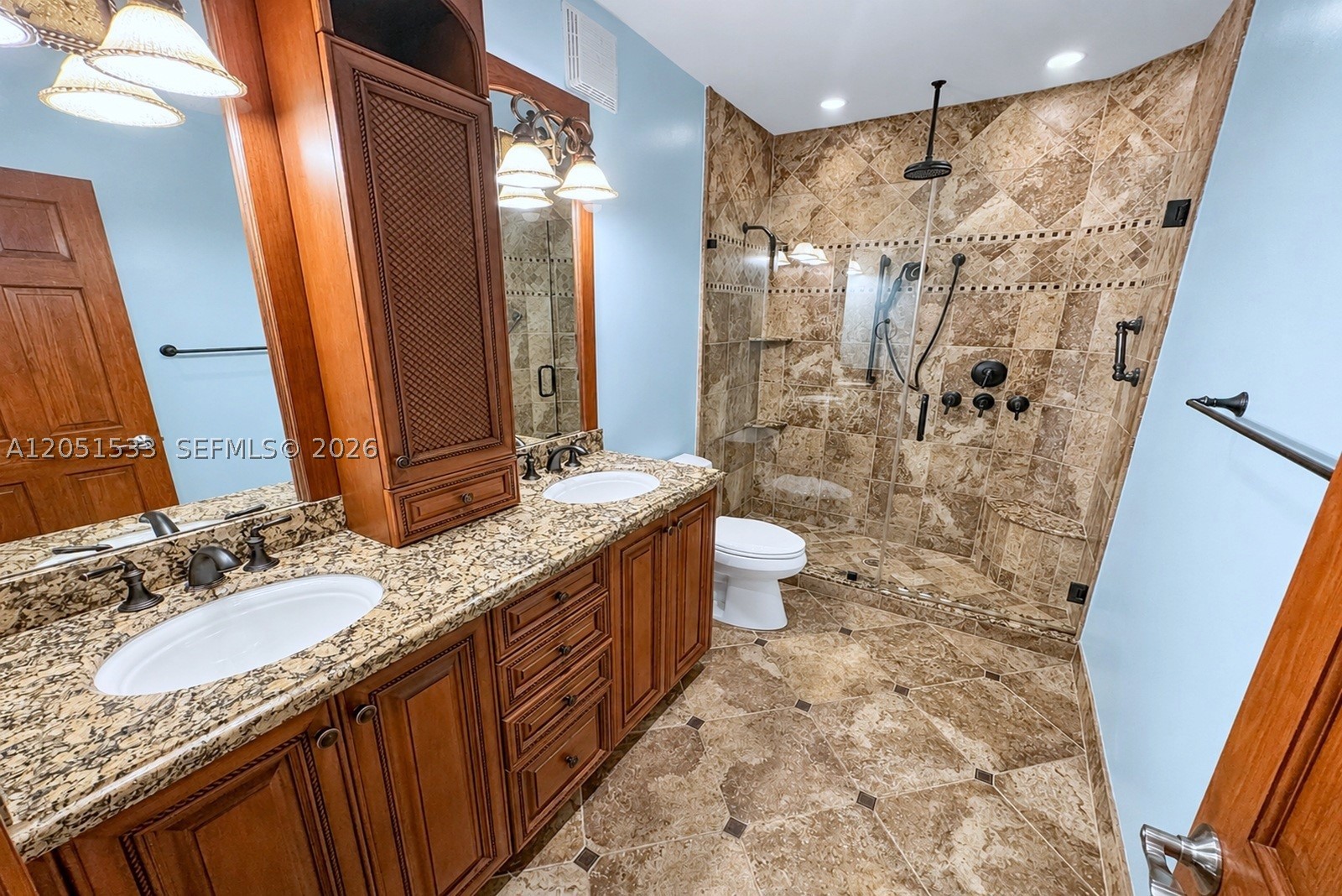EMBASSY LAKES - Residential