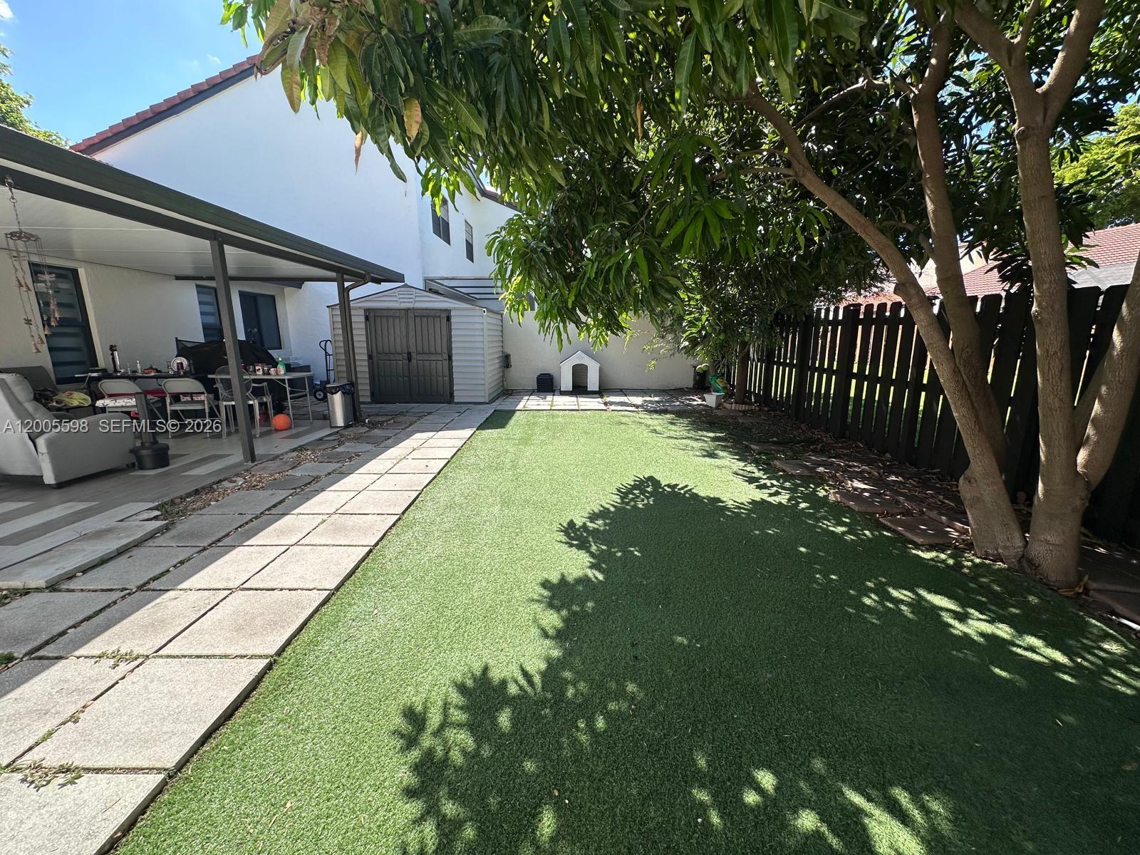 THE MOORS TOWNHOUSES - Residential
