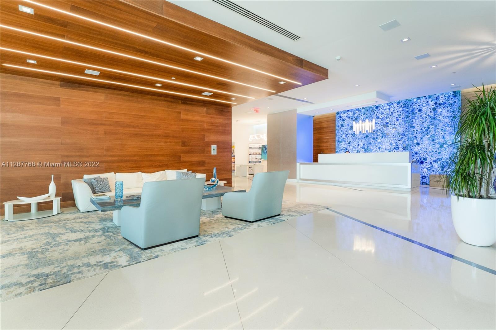 PARQUE TOWERS CONDO - Residential