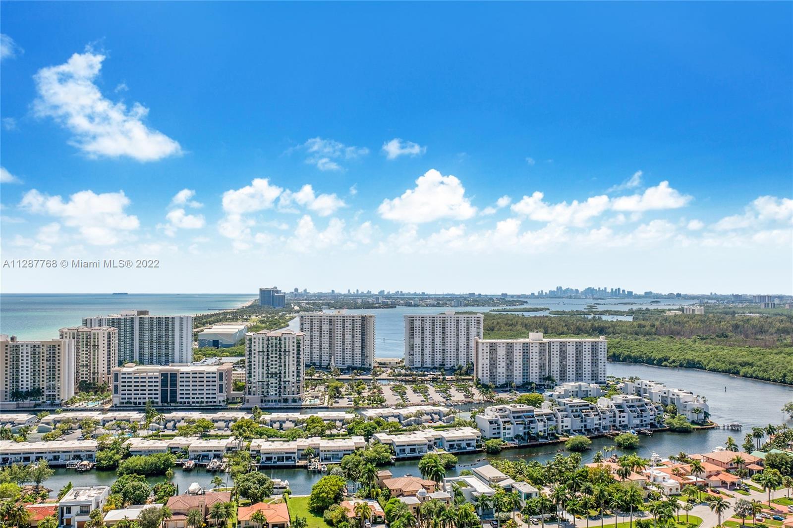 PARQUE TOWERS CONDO - Residential