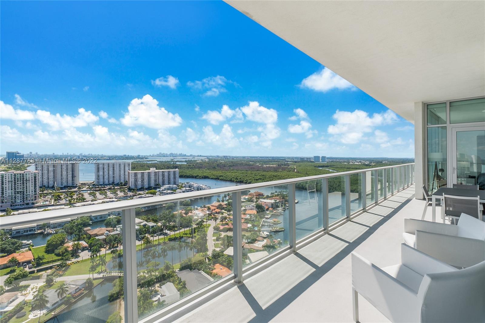 PARQUE TOWERS CONDO - Residential