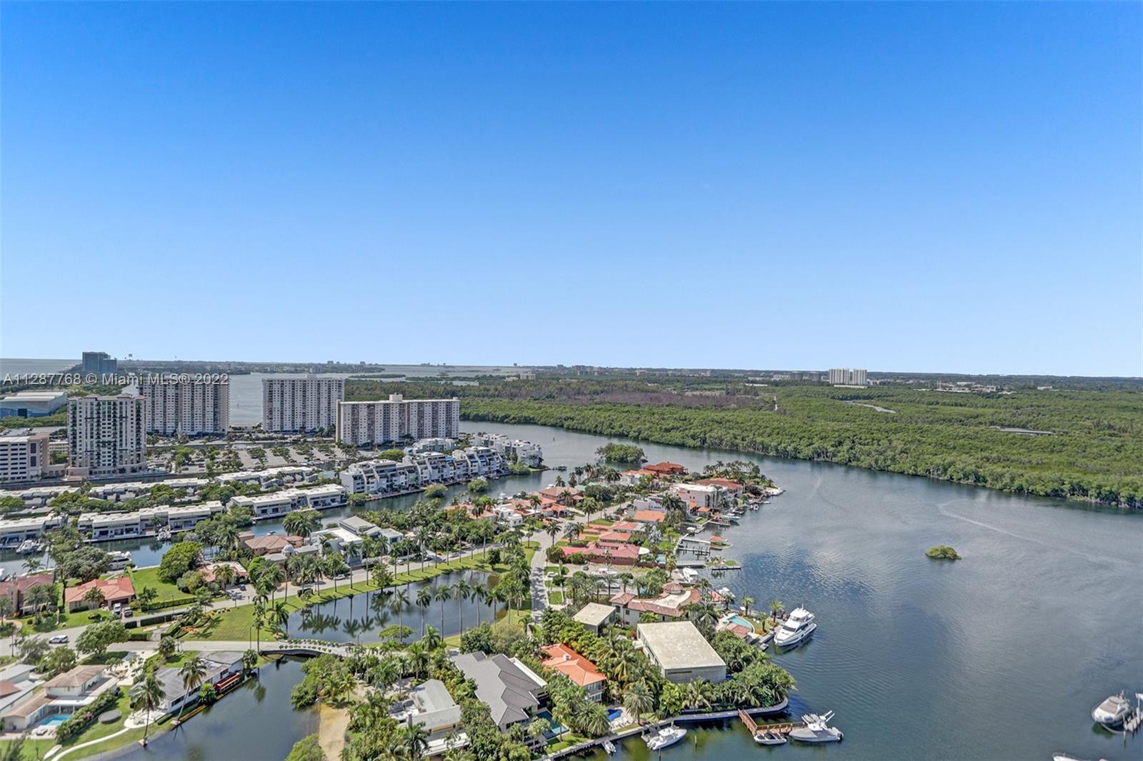 PARQUE TOWERS CONDO - Residential