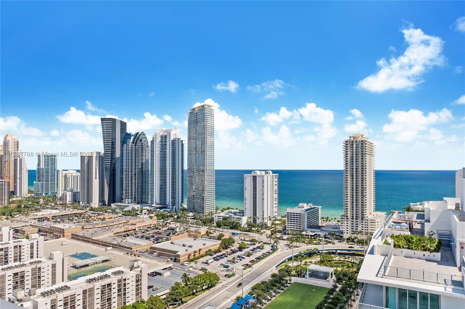 PARQUE TOWERS CONDO - Residential