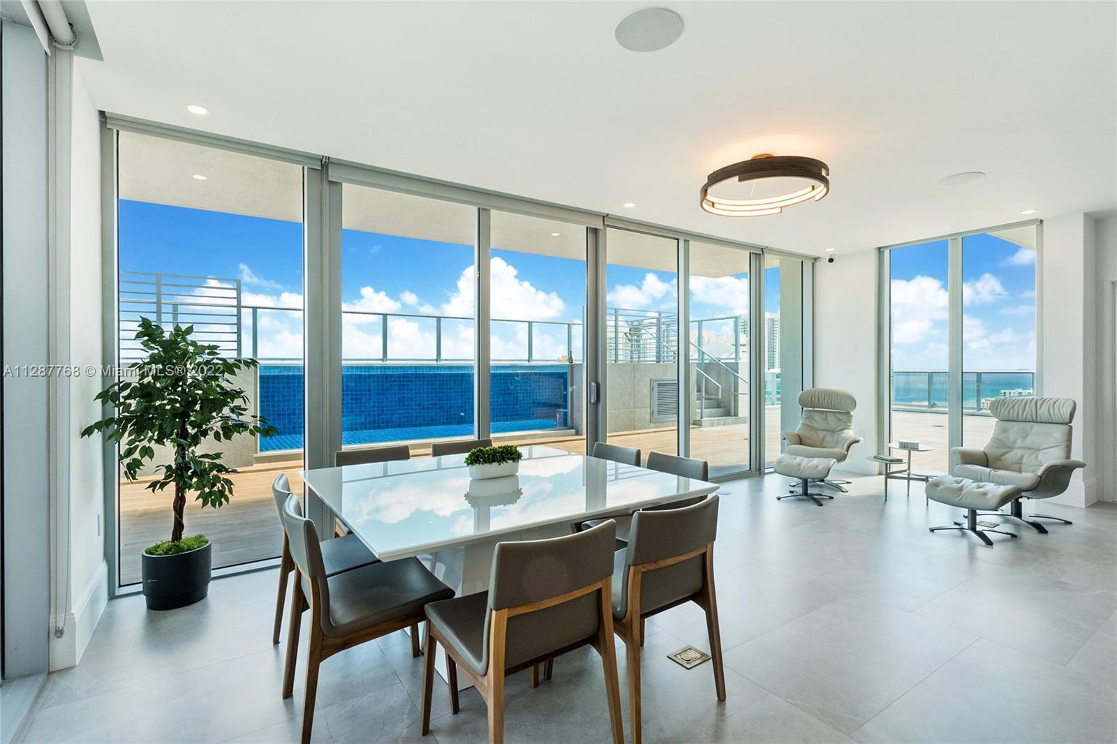 PARQUE TOWERS CONDO - Residential