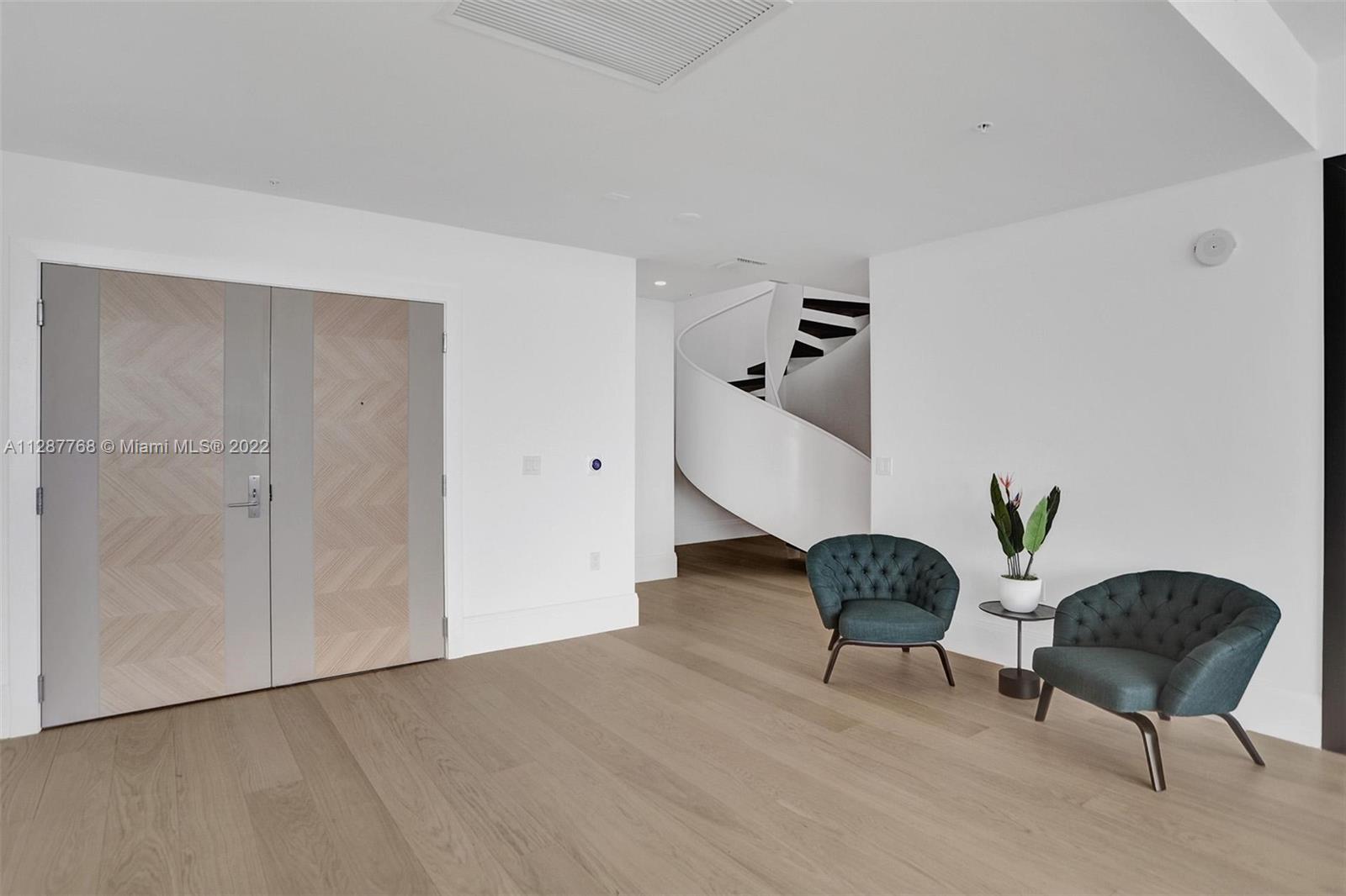 PARQUE TOWERS CONDO - Residential