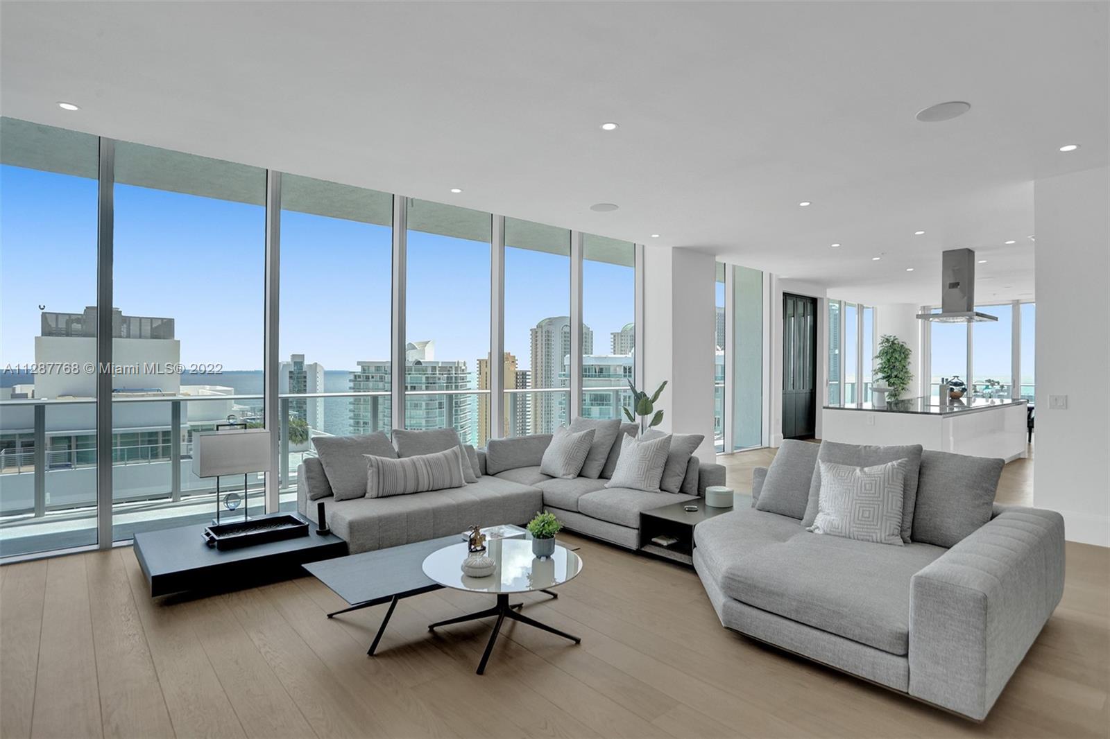 PARQUE TOWERS CONDO - Residential