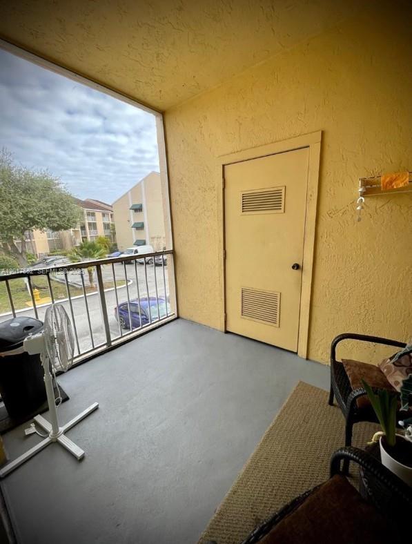 HAMMOCKS TRAILS CONDO - Residential