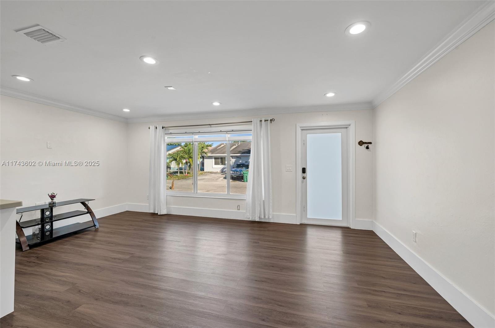 KINGS GARDENS SEC THREE - Residential Lease