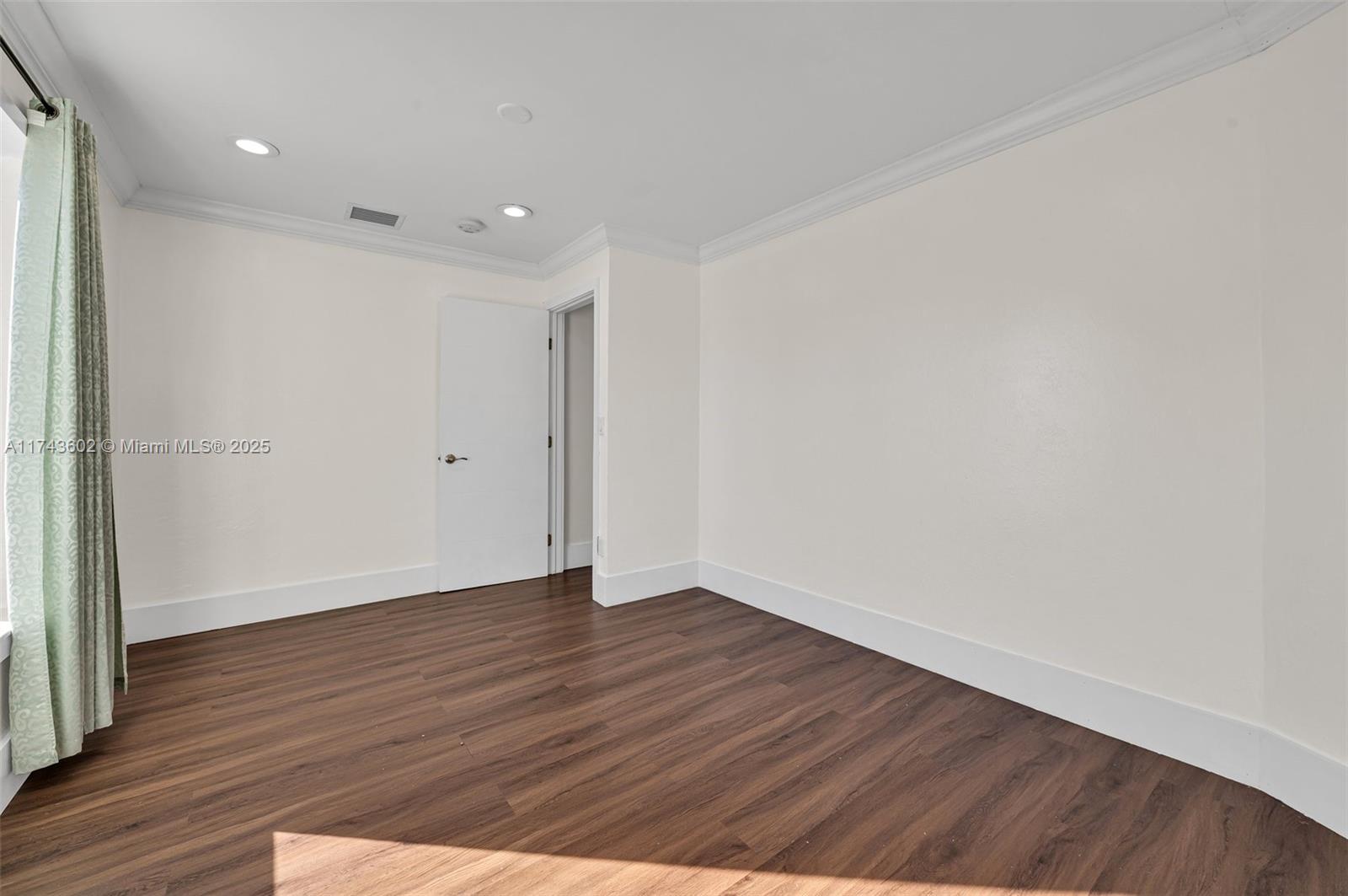 KINGS GARDENS SEC THREE - Residential Lease