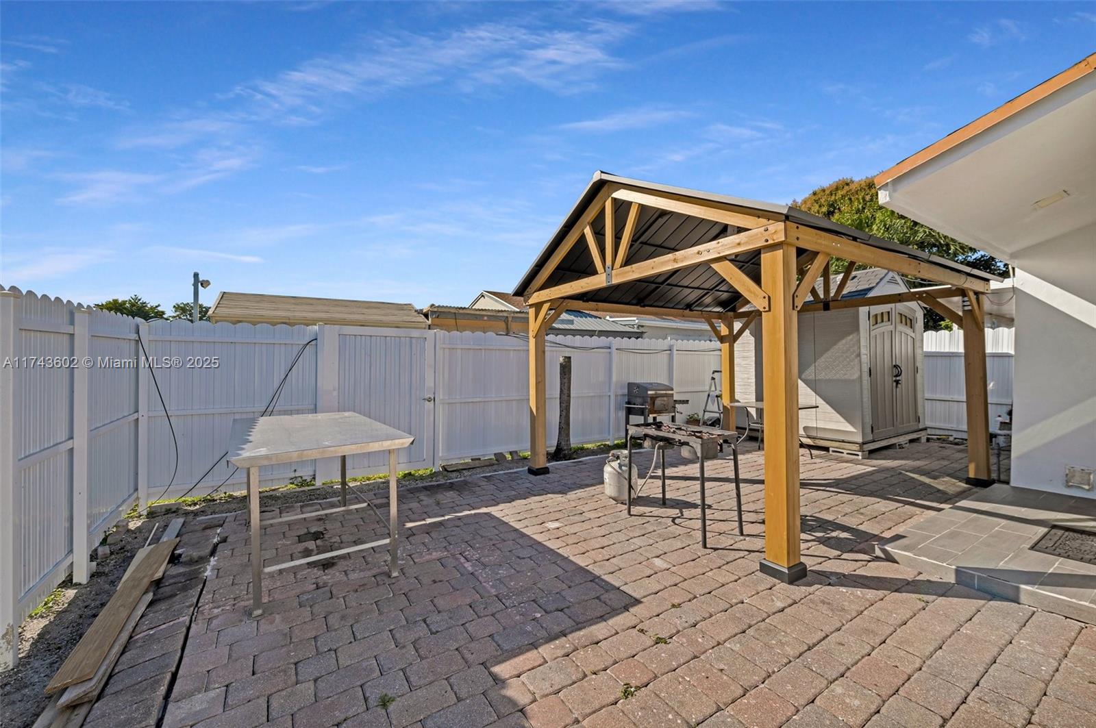 KINGS GARDENS SEC THREE - Residential Lease