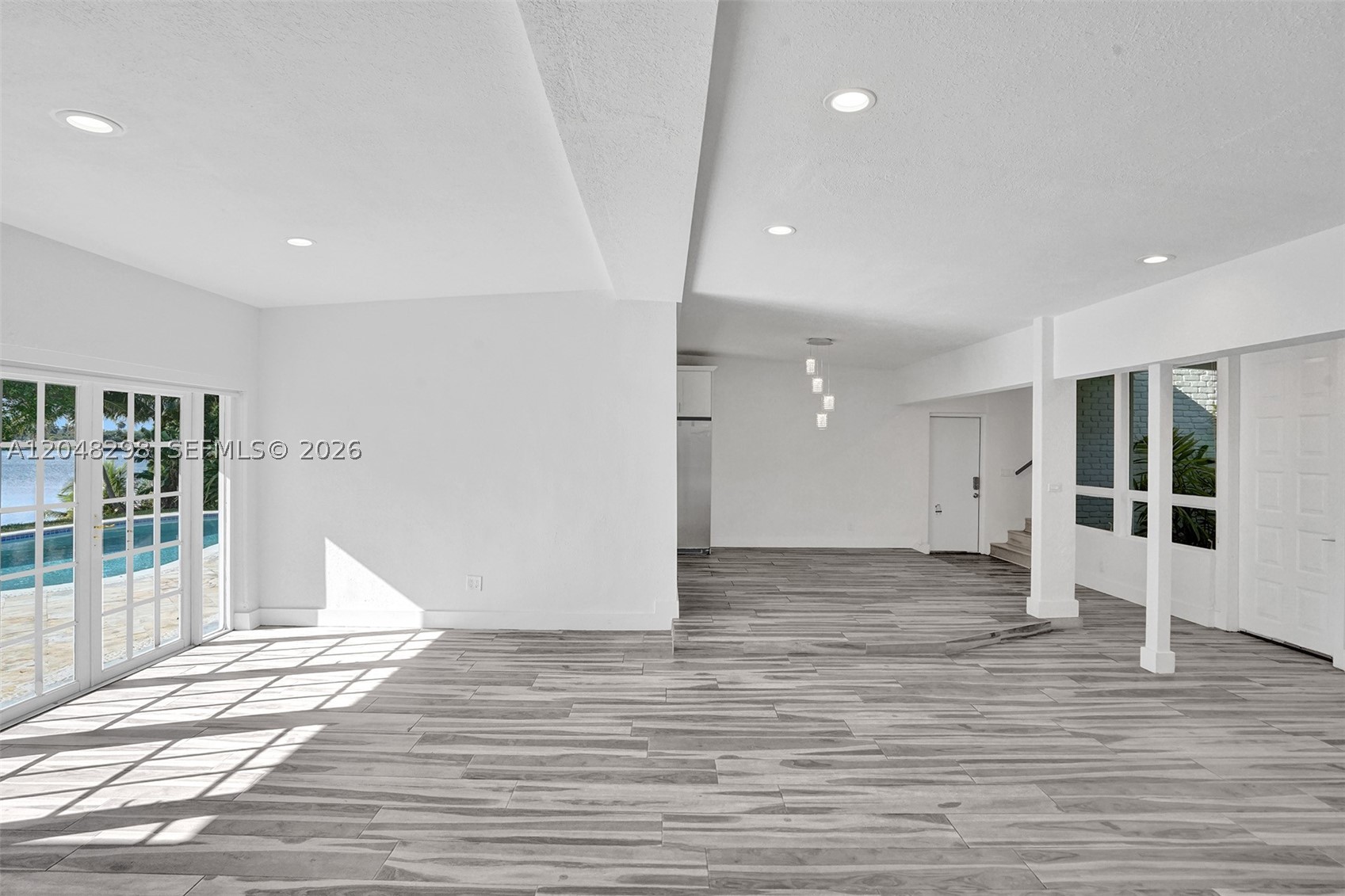 SKY LAKE - Residential Lease