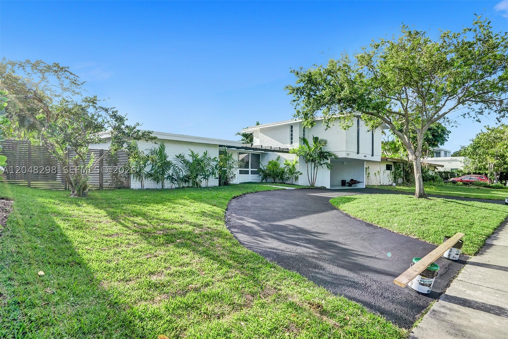 SKY LAKE - Residential Lease