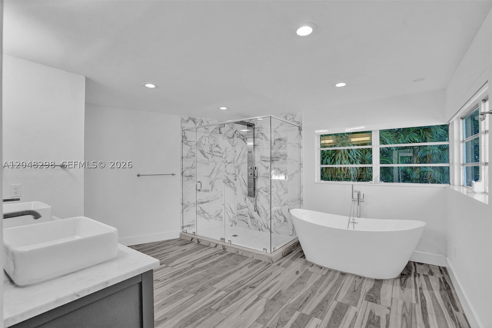 SKY LAKE - Residential Lease