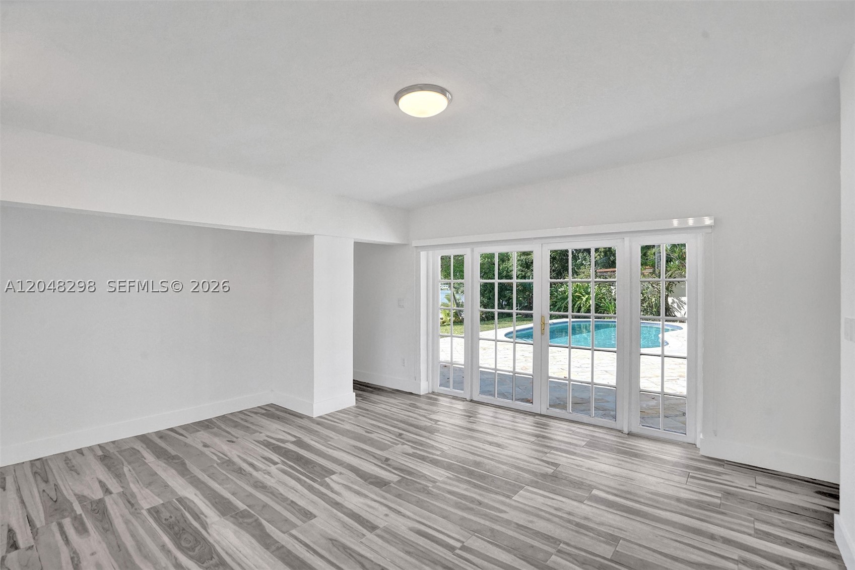 SKY LAKE - Residential Lease
