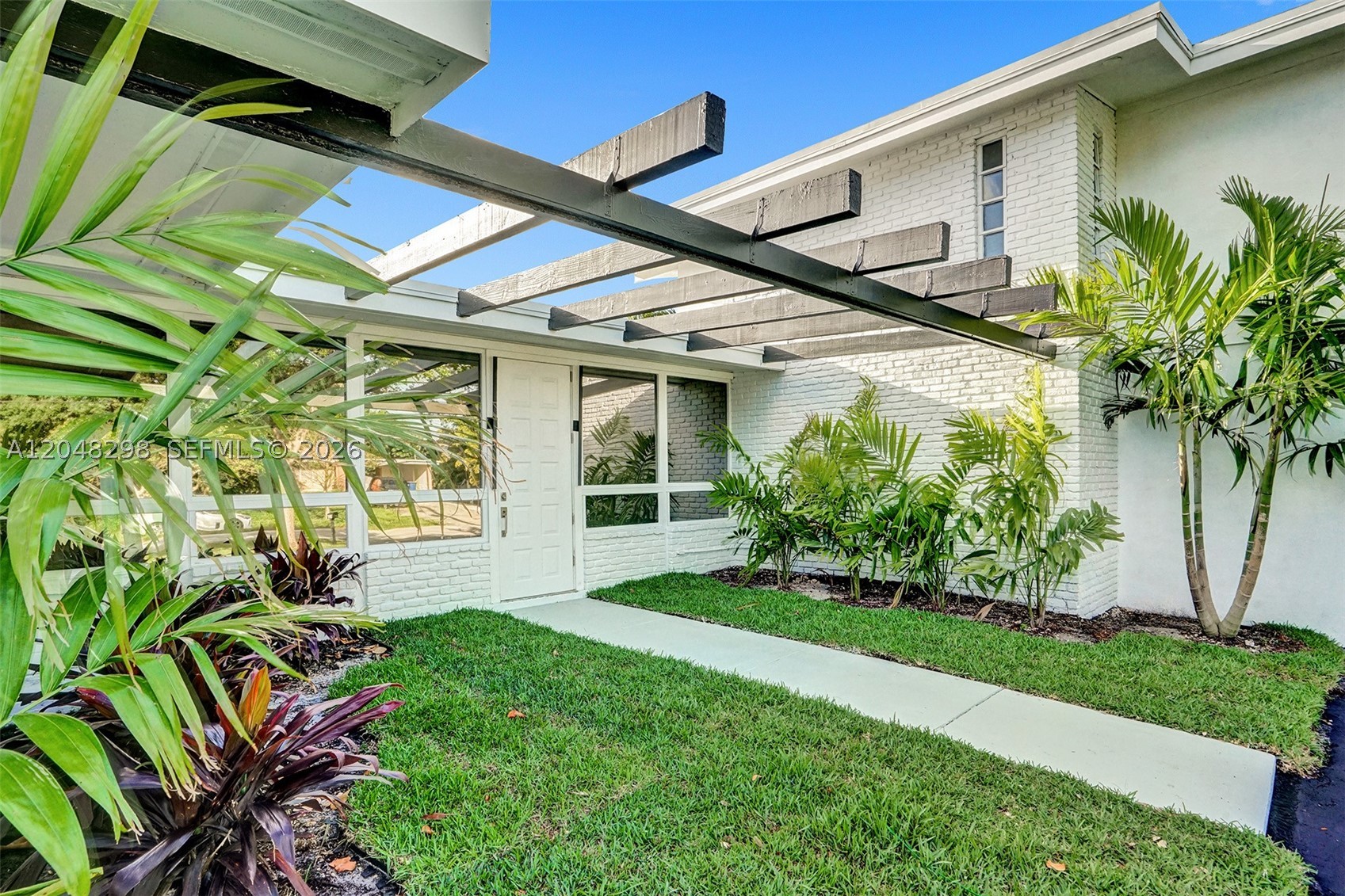 SKY LAKE - Residential Lease