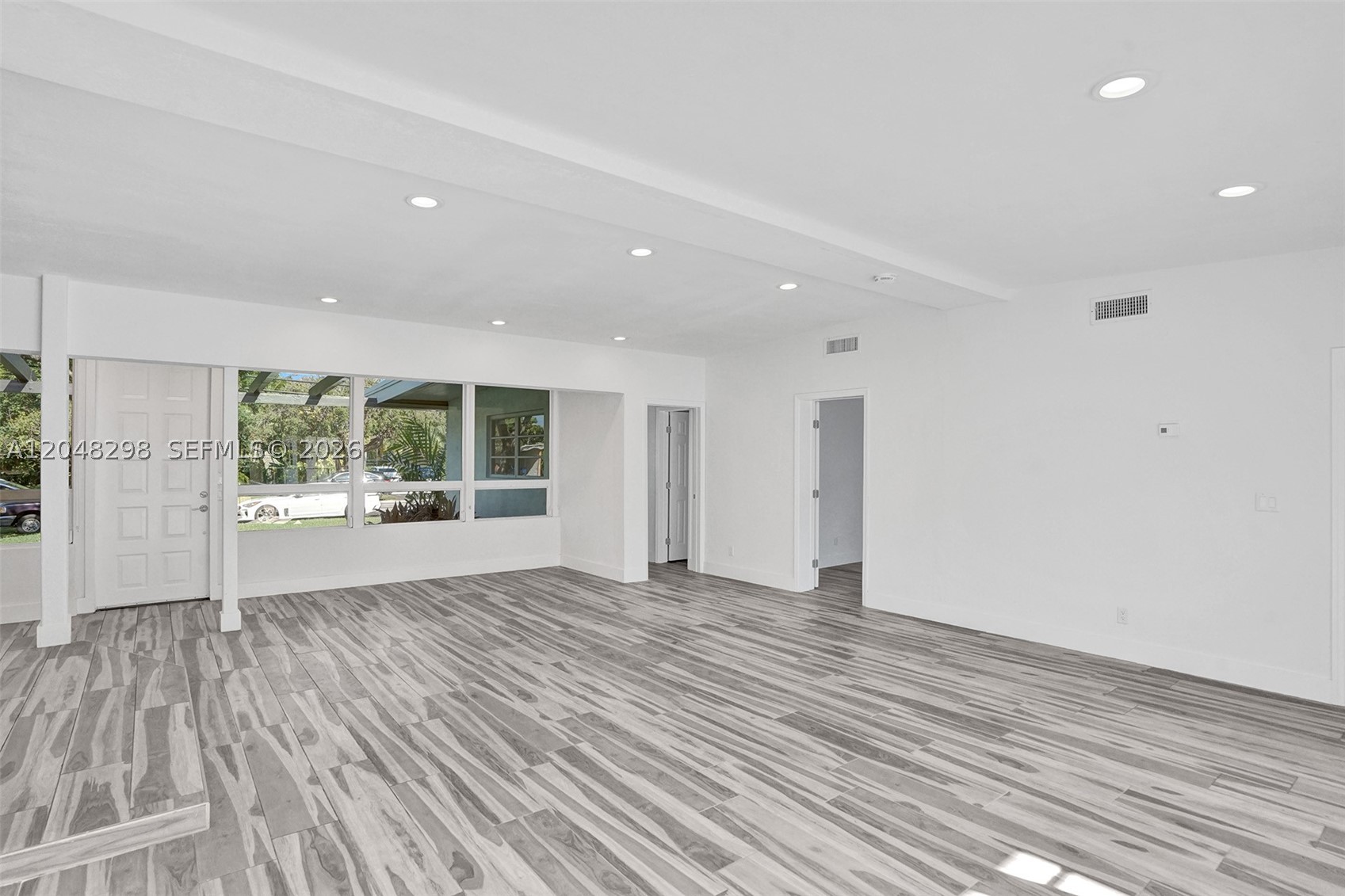 SKY LAKE - Residential Lease