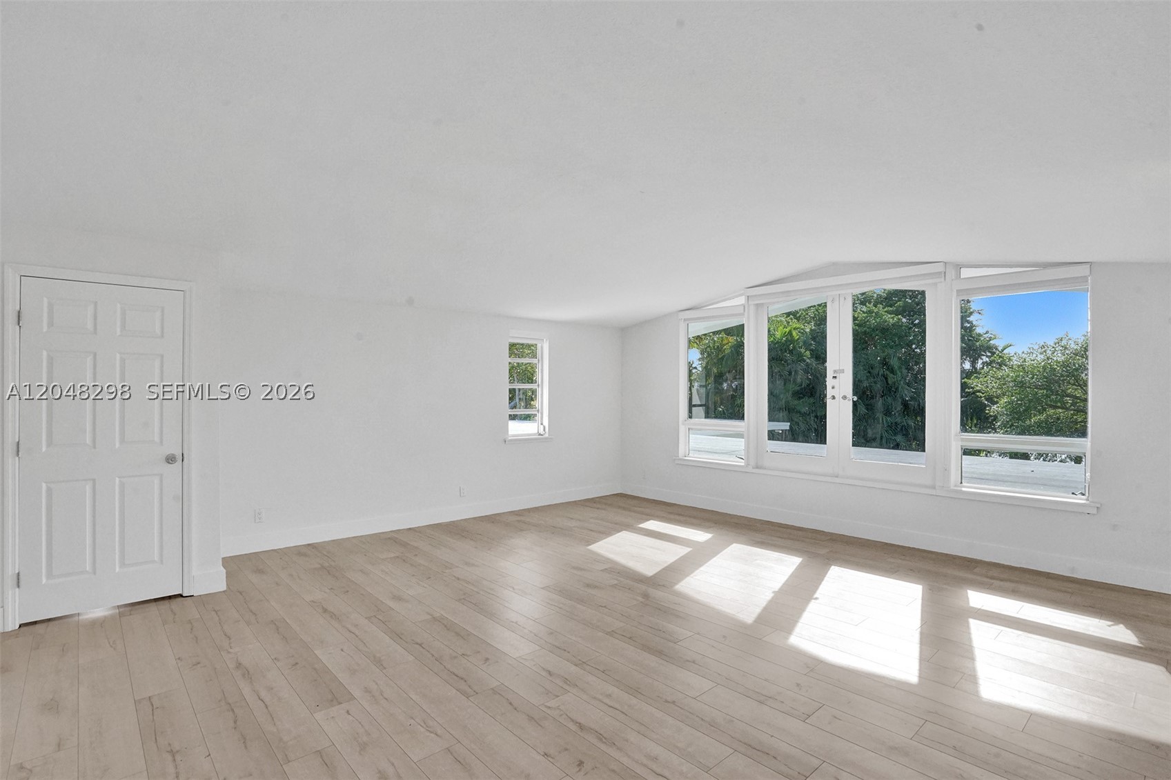 SKY LAKE - Residential Lease