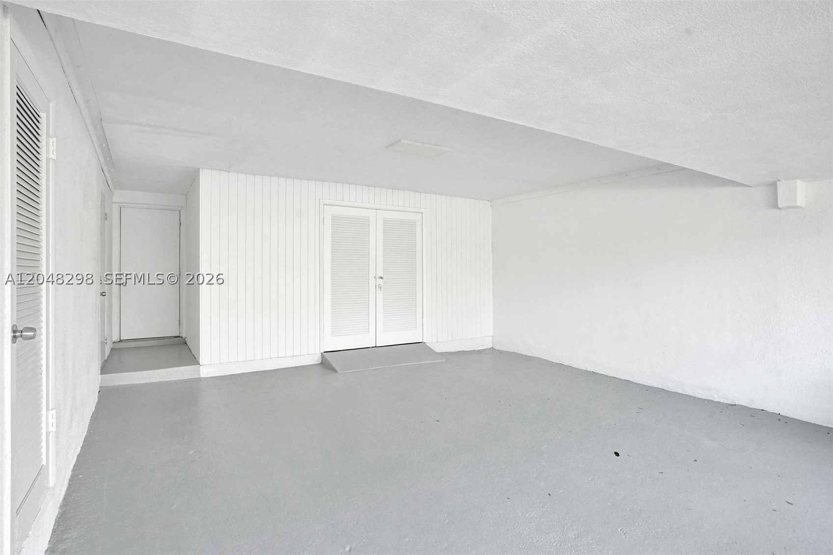 SKY LAKE - Residential Lease