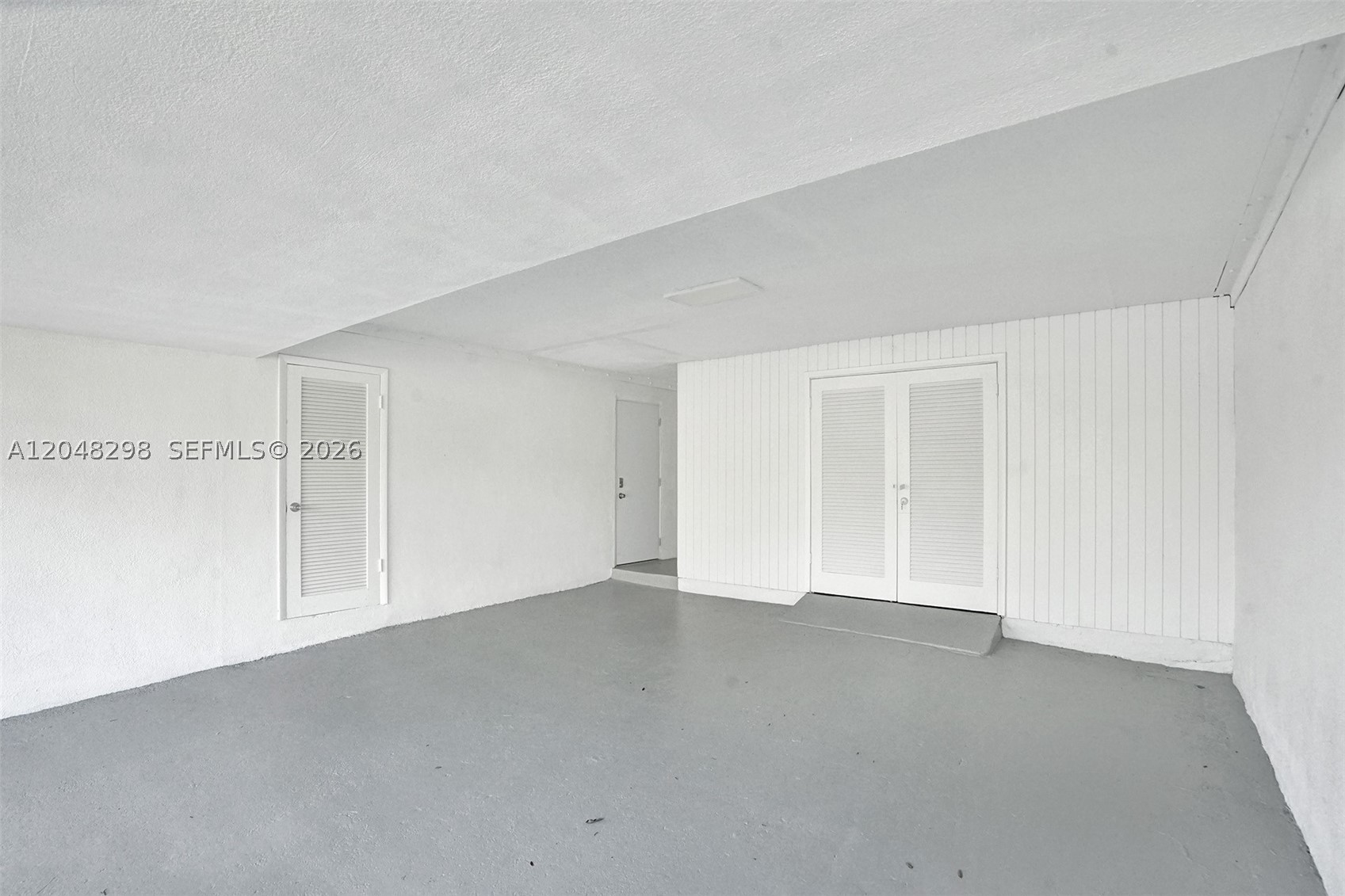 SKY LAKE - Residential Lease