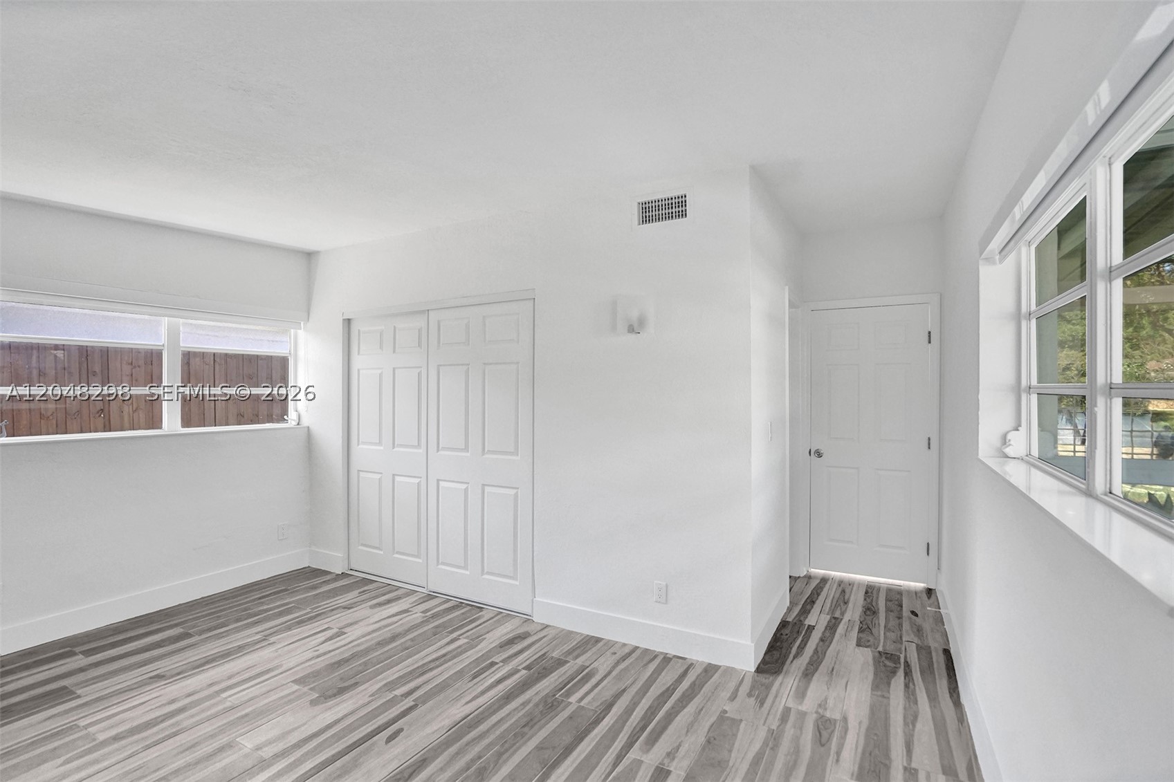 SKY LAKE - Residential Lease