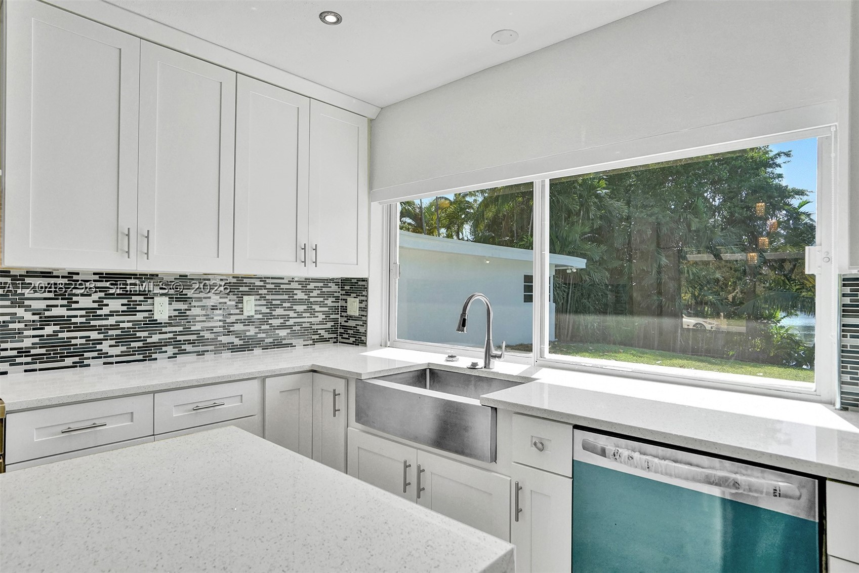 SKY LAKE - Residential Lease