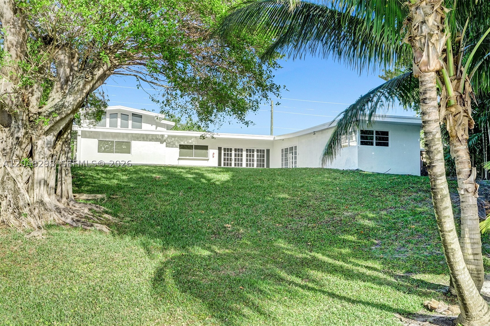 SKY LAKE - Residential Lease