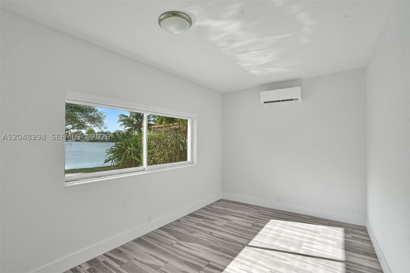SKY LAKE - Residential Lease