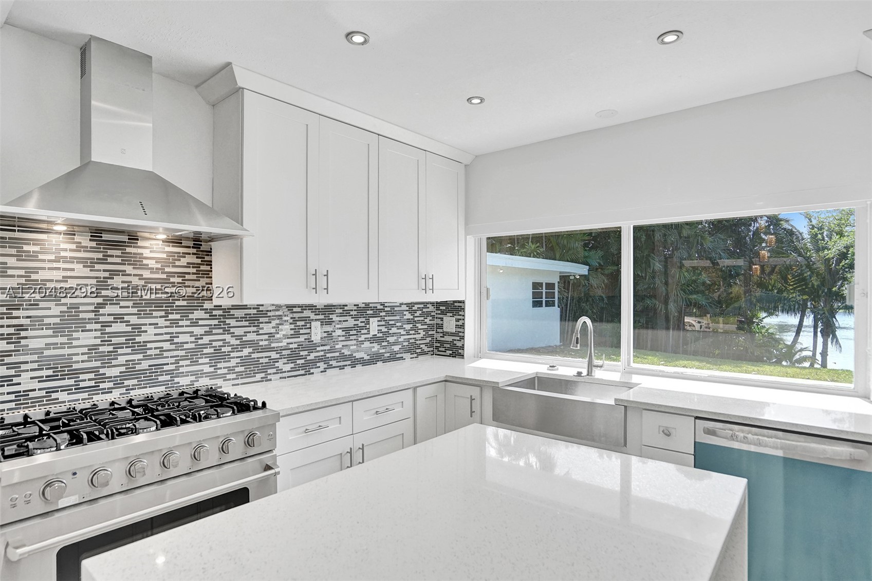 SKY LAKE - Residential Lease