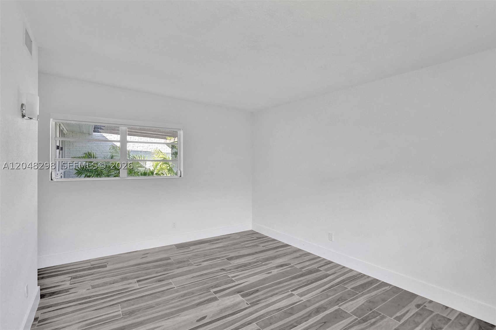 SKY LAKE - Residential Lease