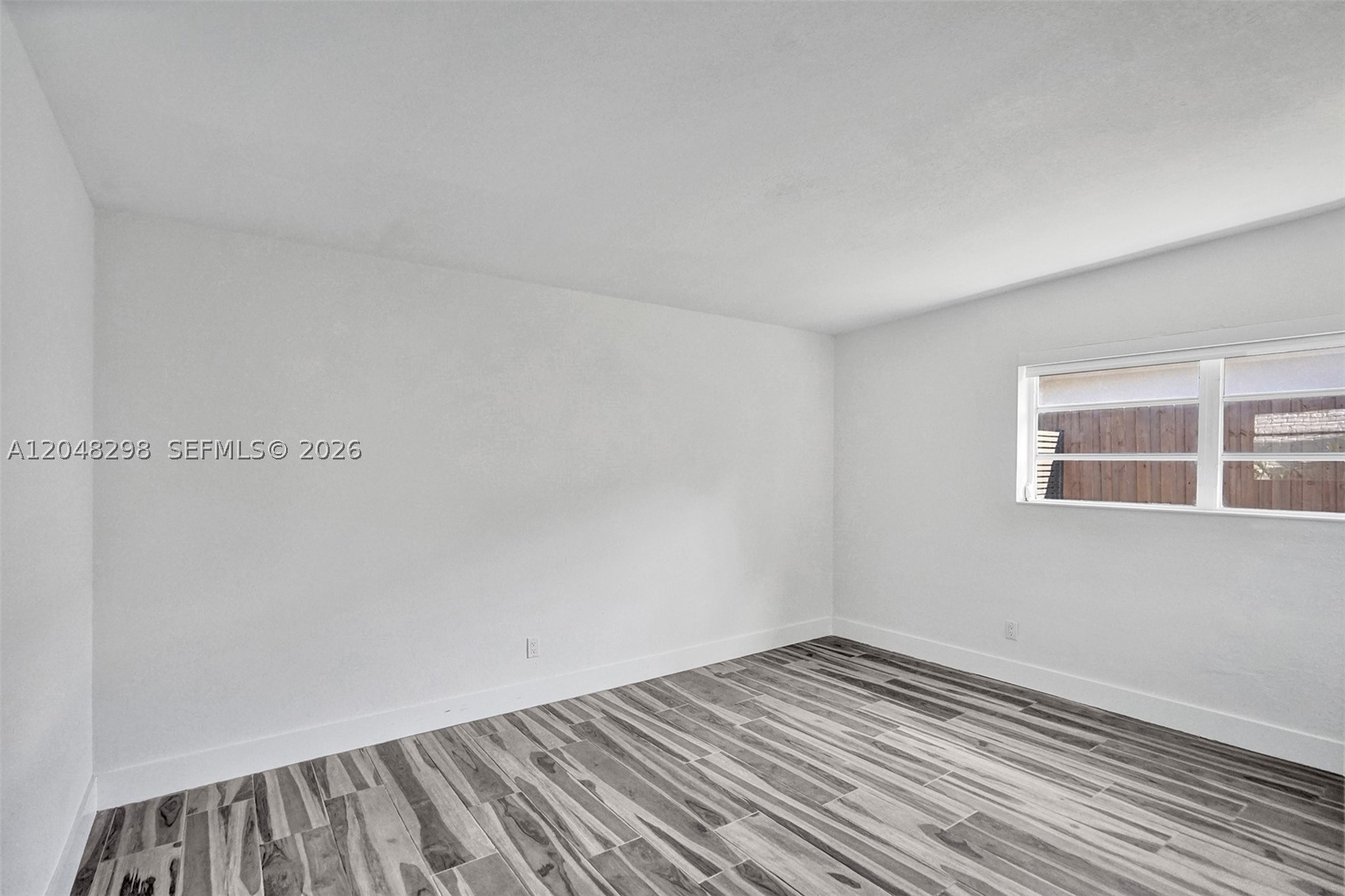 SKY LAKE - Residential Lease