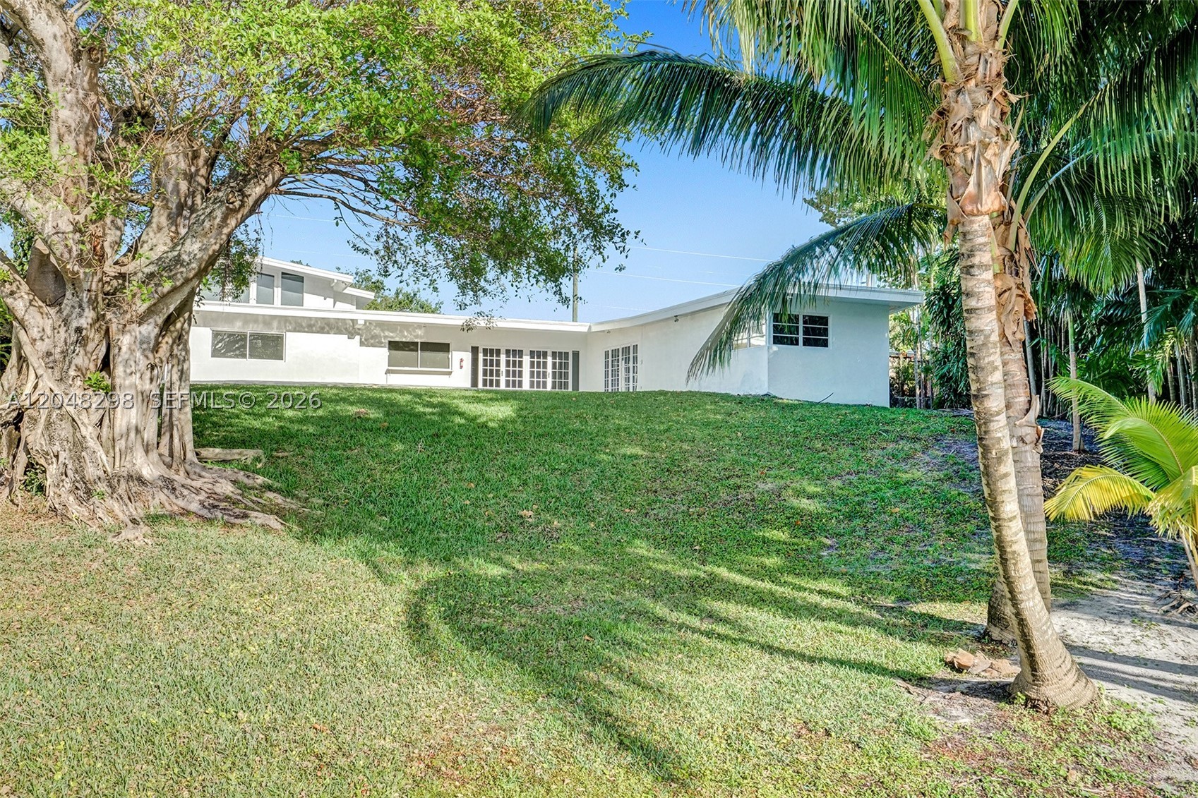 SKY LAKE - Residential Lease