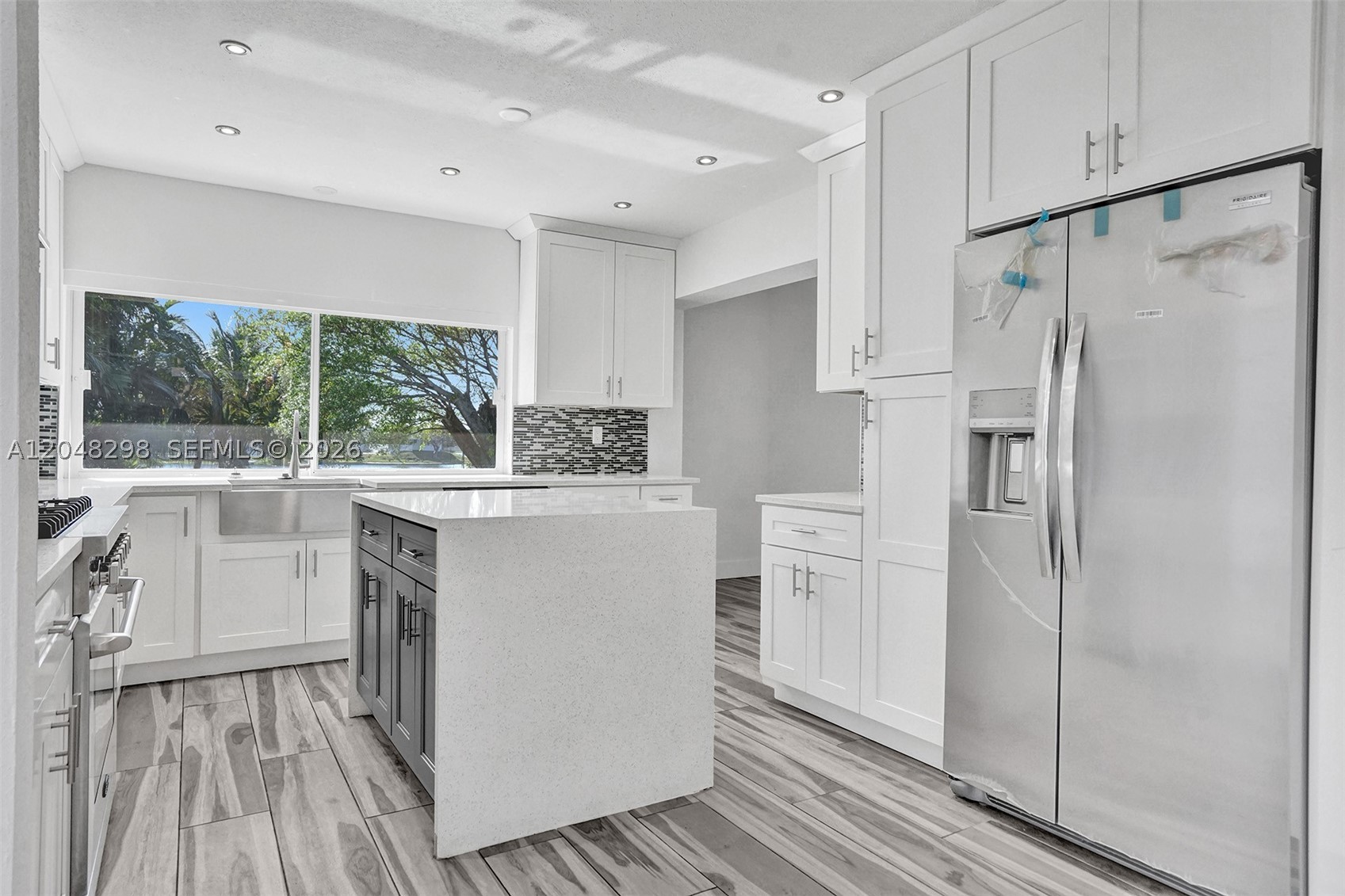 SKY LAKE - Residential Lease
