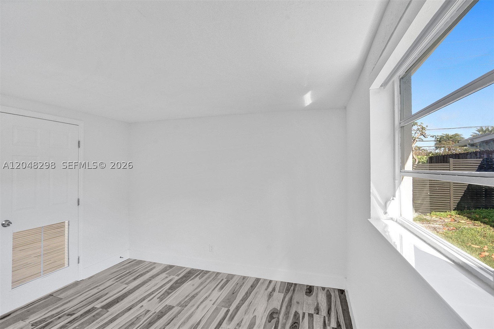 SKY LAKE - Residential Lease