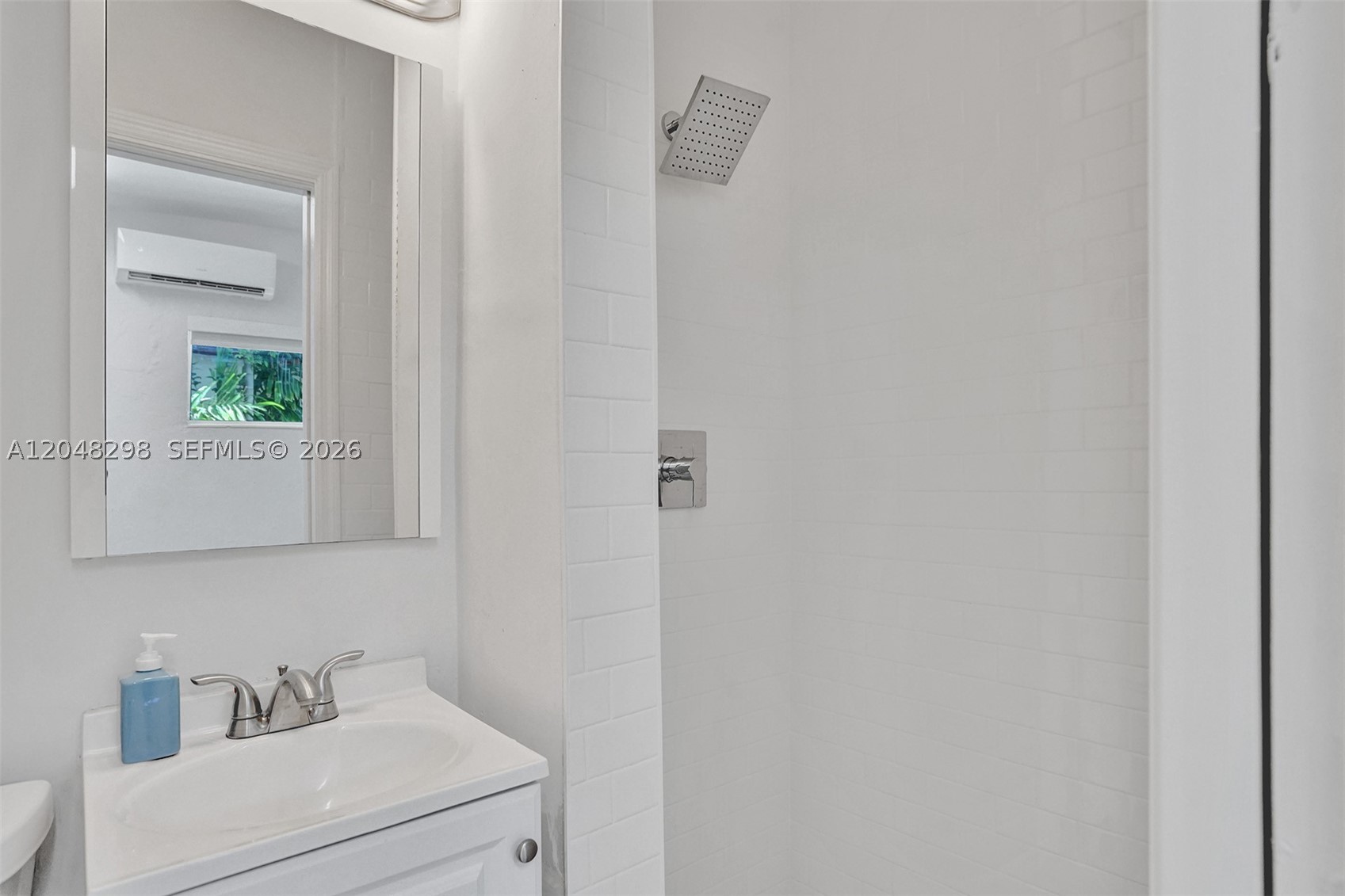 SKY LAKE - Residential Lease