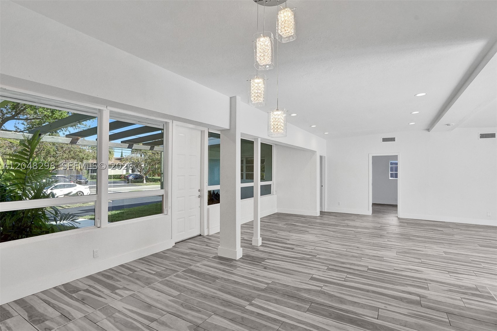 SKY LAKE - Residential Lease