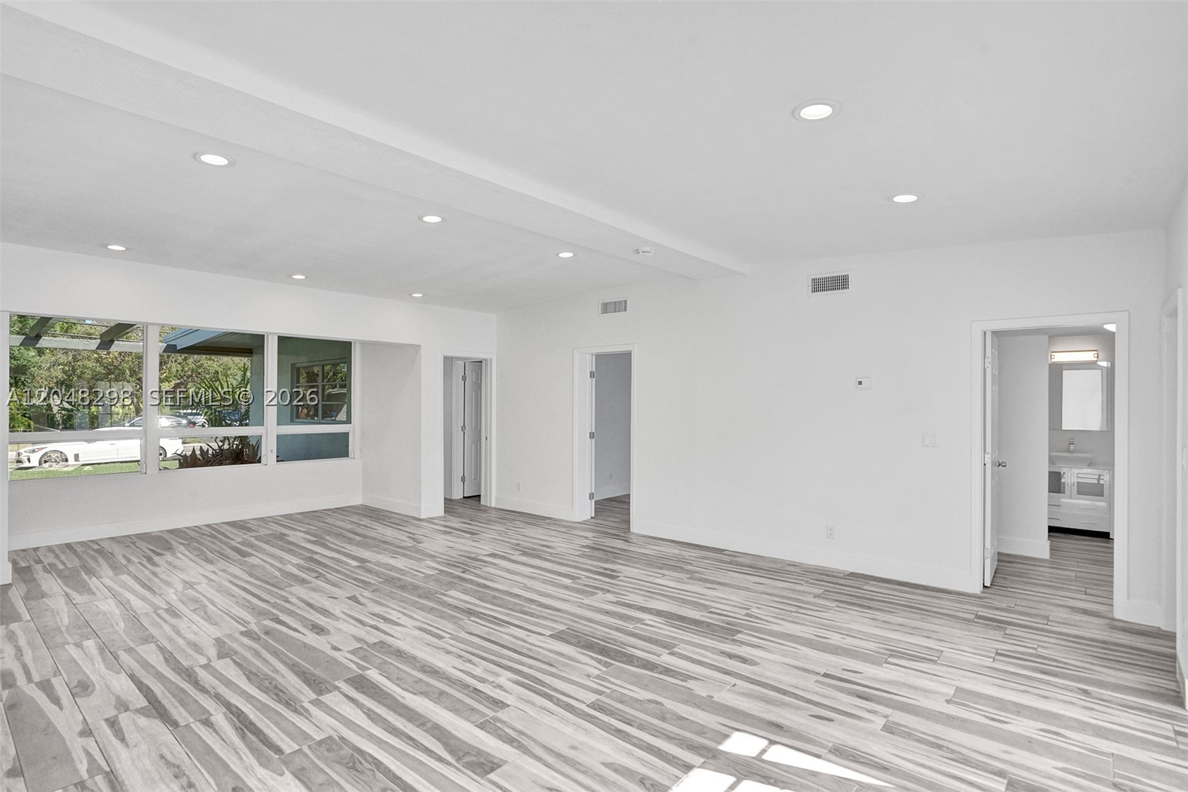SKY LAKE - Residential Lease