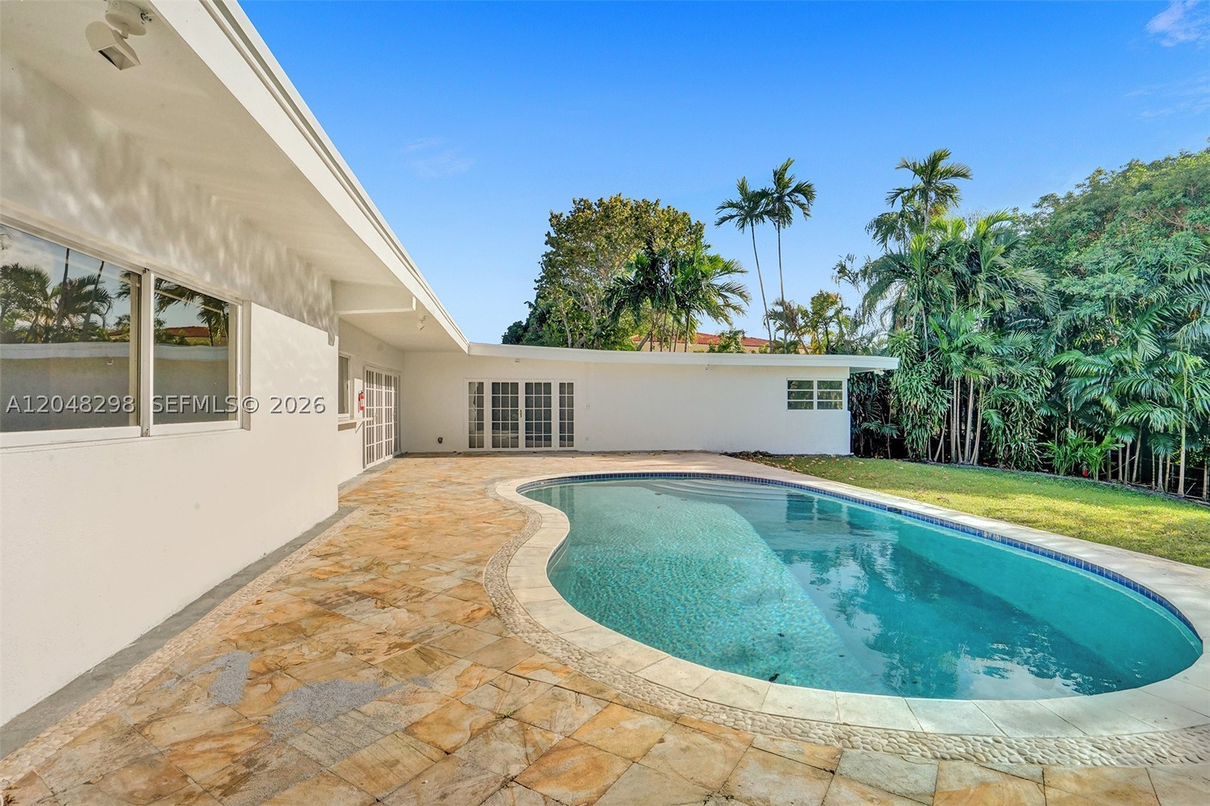 SKY LAKE - Residential Lease