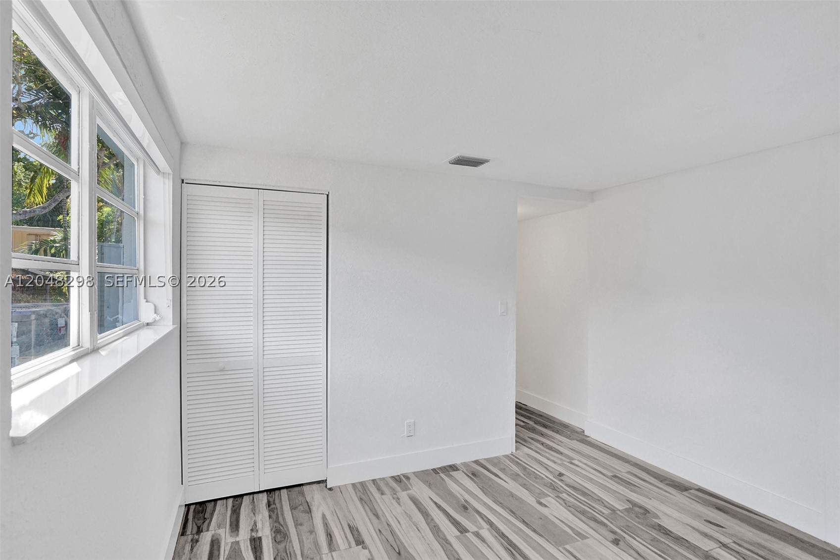 SKY LAKE - Residential Lease
