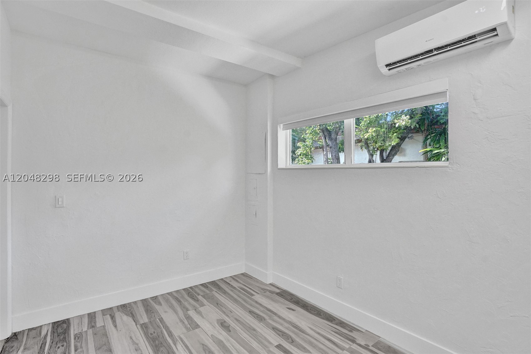 SKY LAKE - Residential Lease