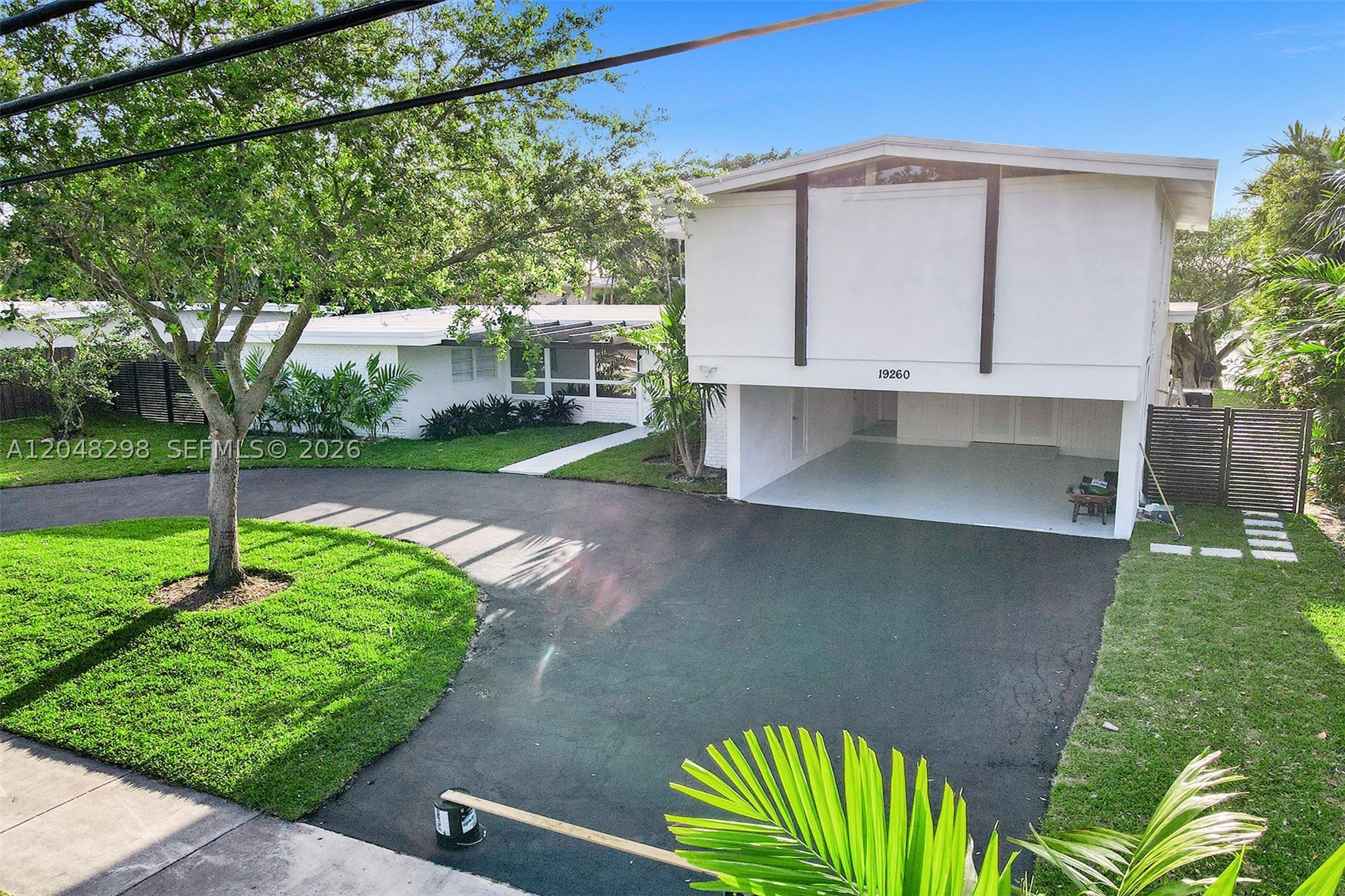 SKY LAKE - Residential Lease