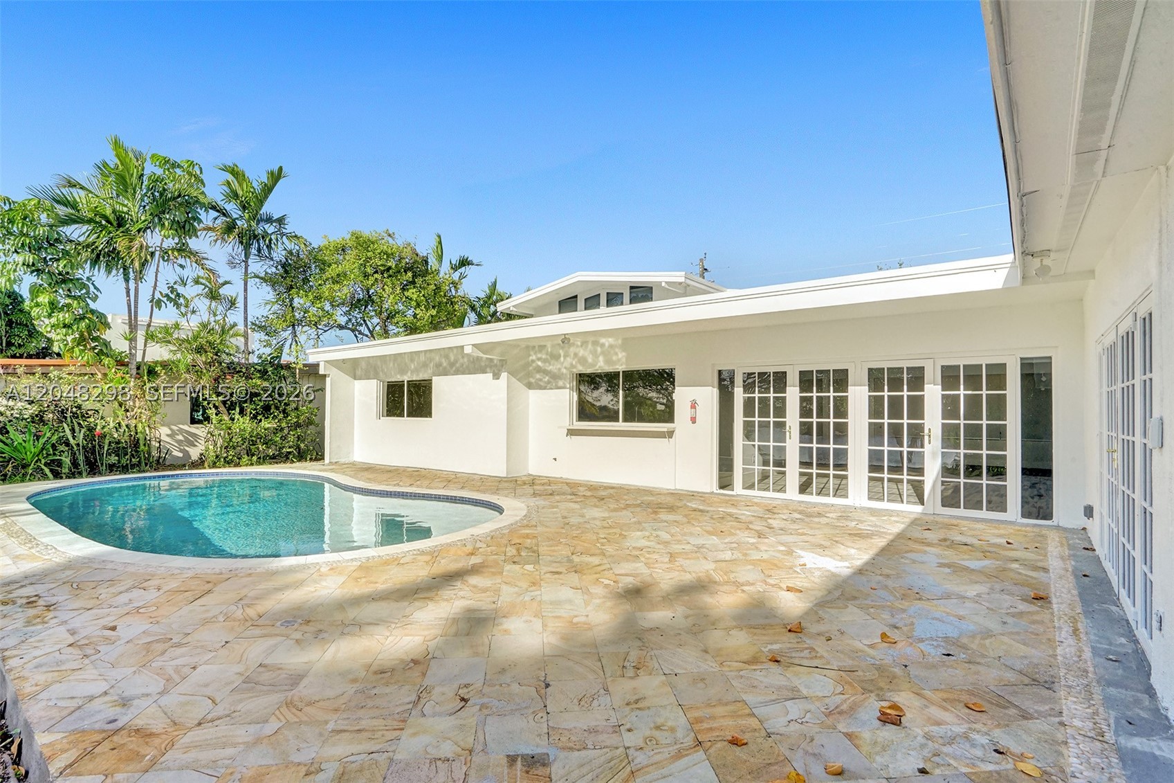 SKY LAKE - Residential Lease