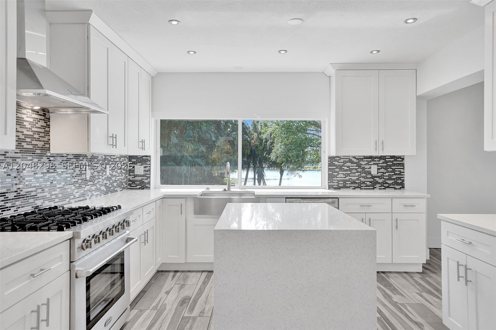 SKY LAKE - Residential Lease